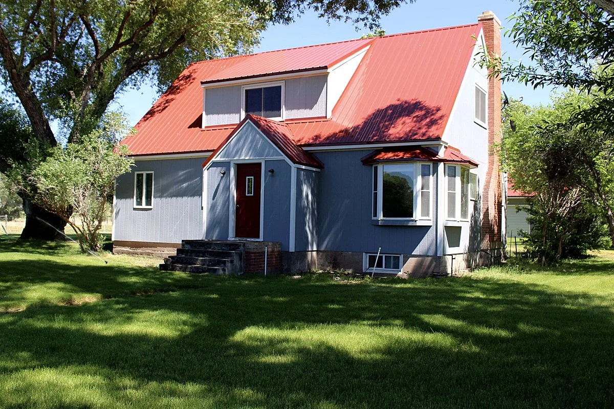 Cabin Front 1200 px.jpg