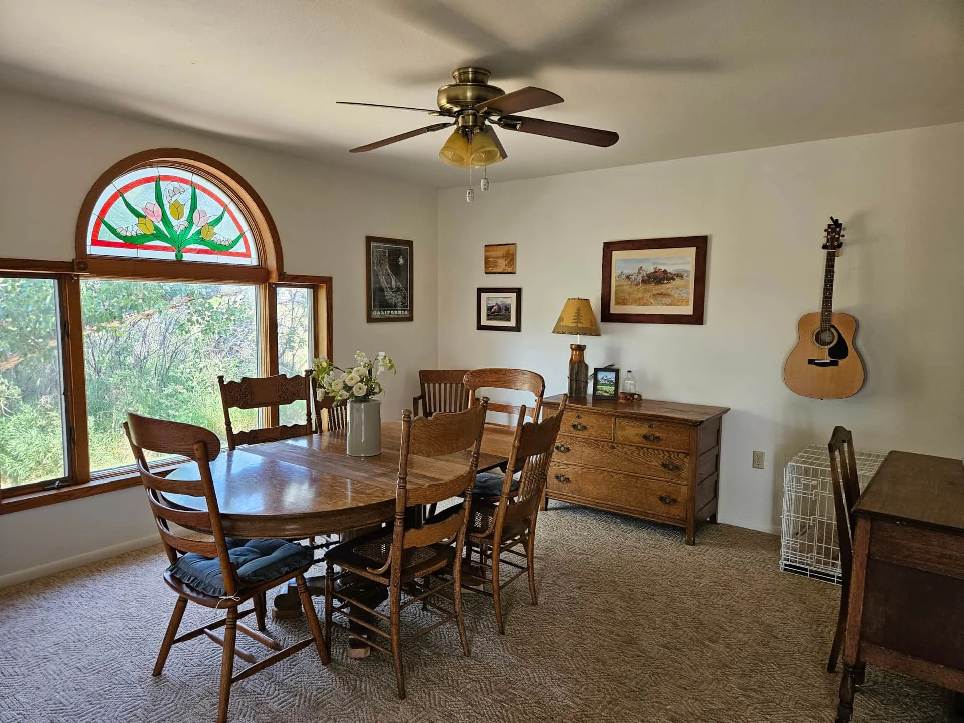 cascade home on the missouri dining area.jpg