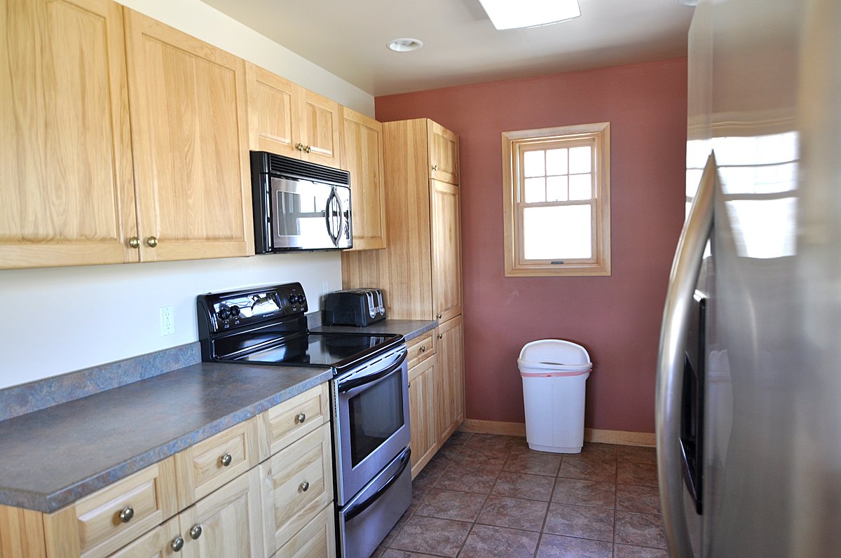 lookout-lodge-upper-level-kitchen2.jpg