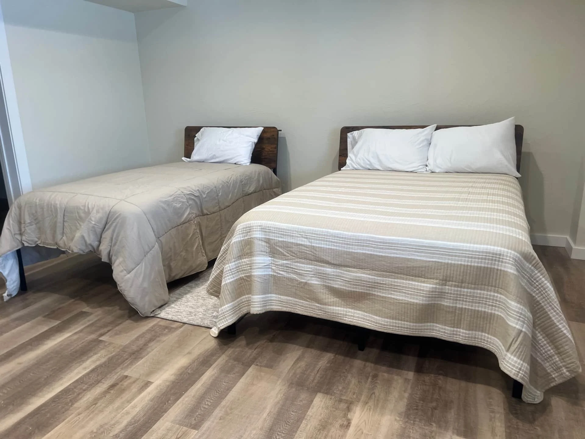 Downstairs bedroom.jpg