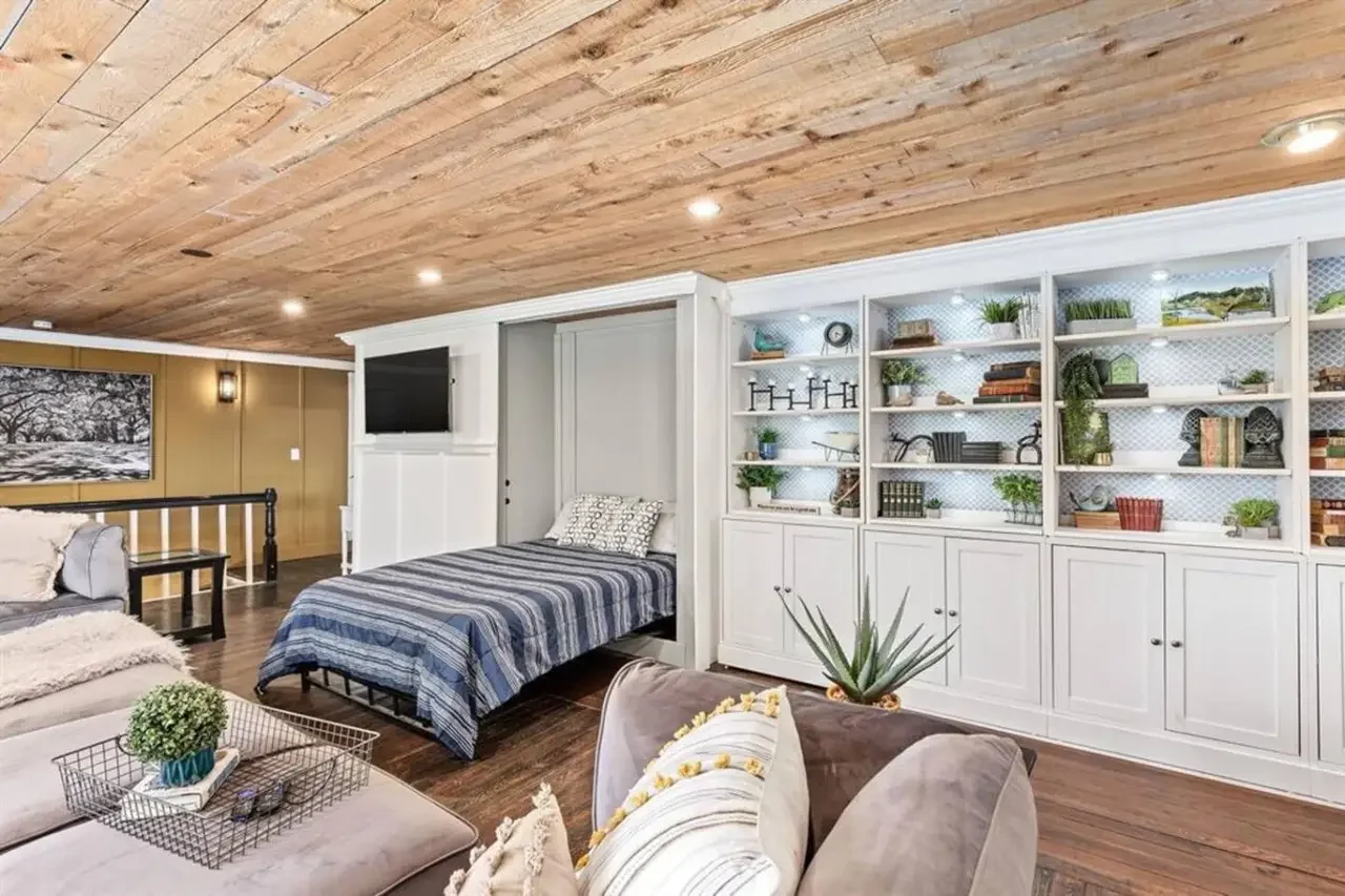 cascade retreat murphy bed.webp