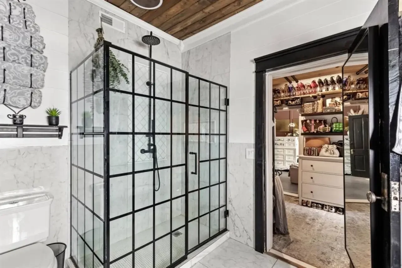 cascade retreat shower.webp