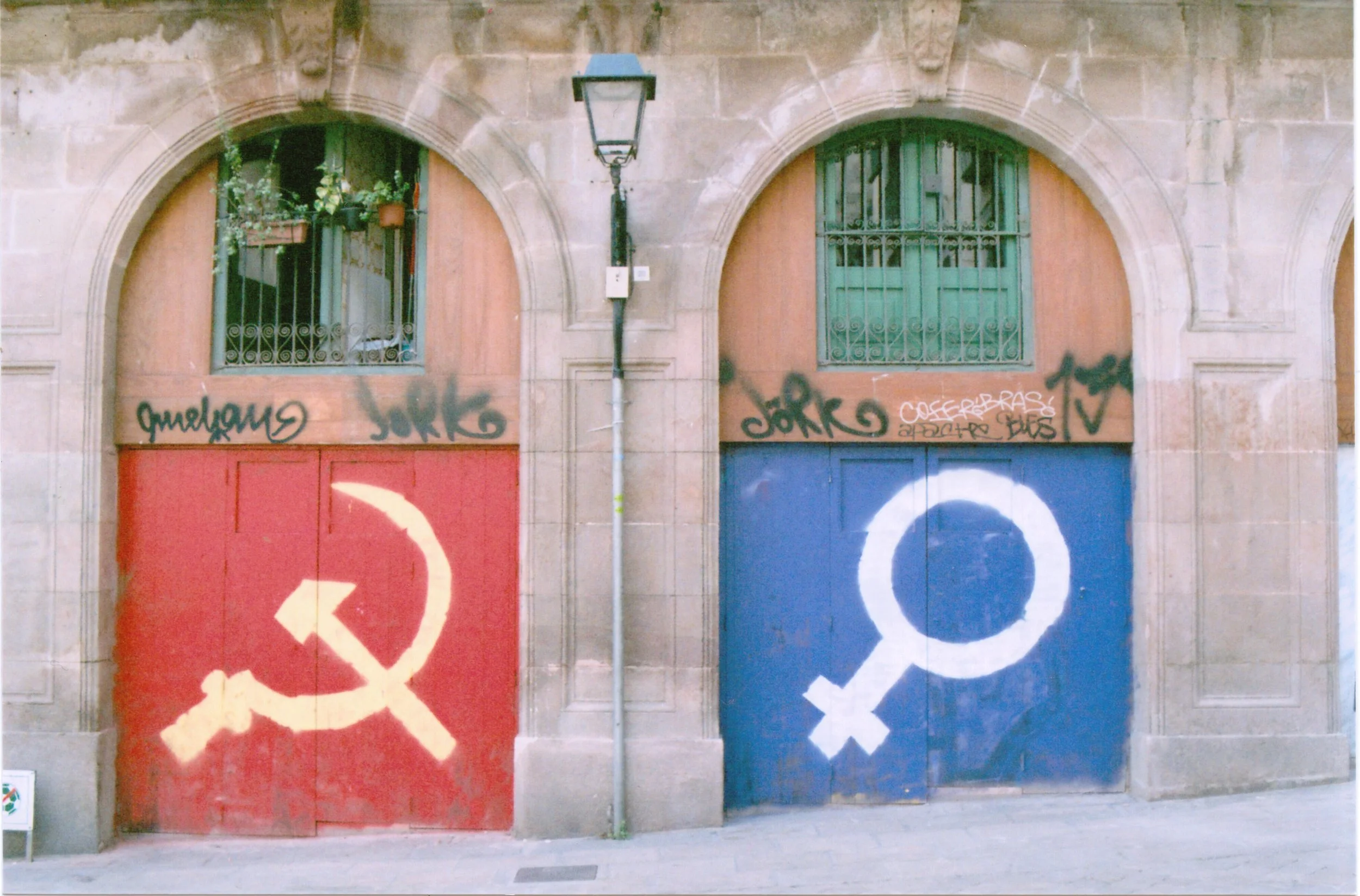 arcelona-red-and-blue-doors-communist-and-feminist-symbols.jpg.jpg
