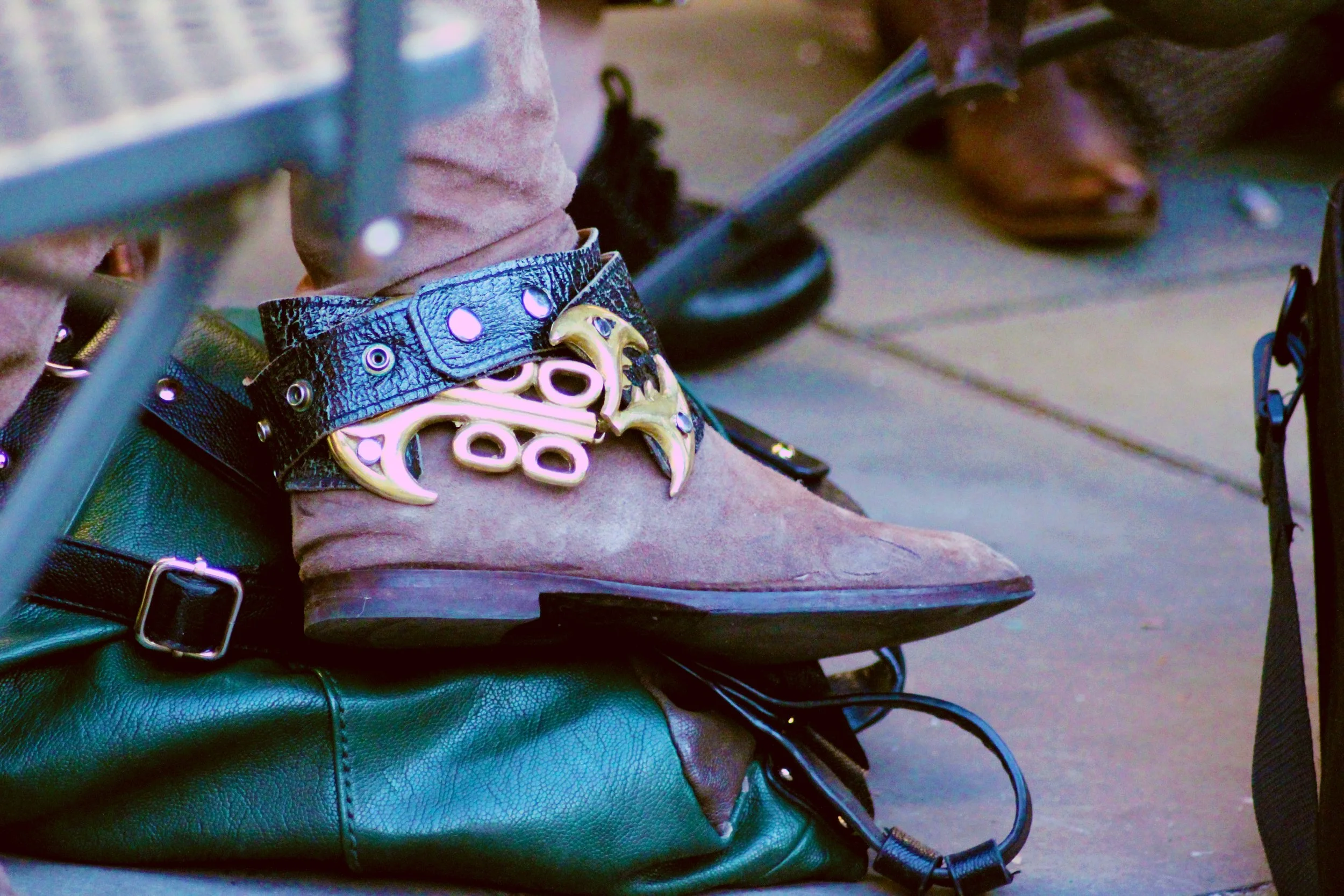 london-fashion-week-2013-street-style-suede-ankle-boot-ornate-gold-hardware-ankle-strap-chloe.jpg.JPG