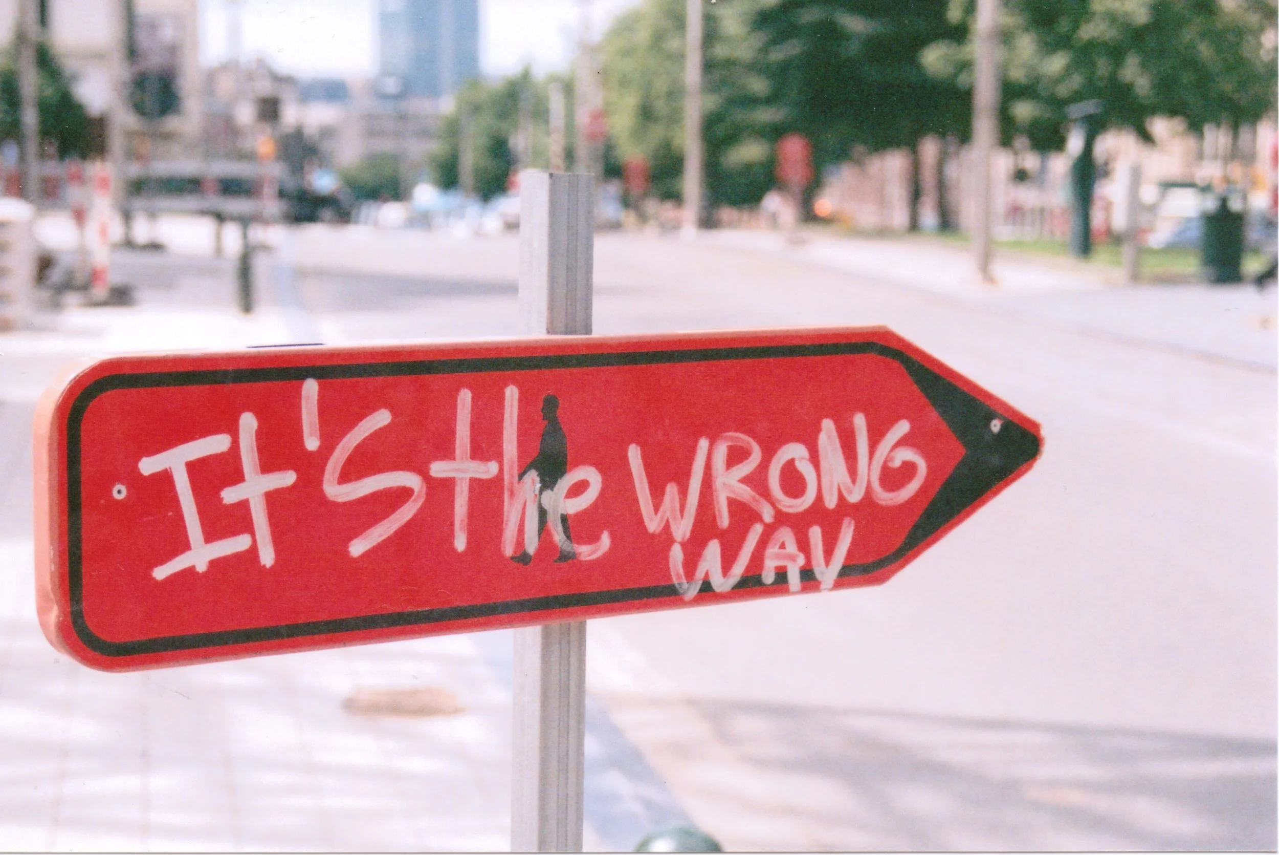 barcelona-sign-graffiti-its-the-wrong-way.jpg.jpg