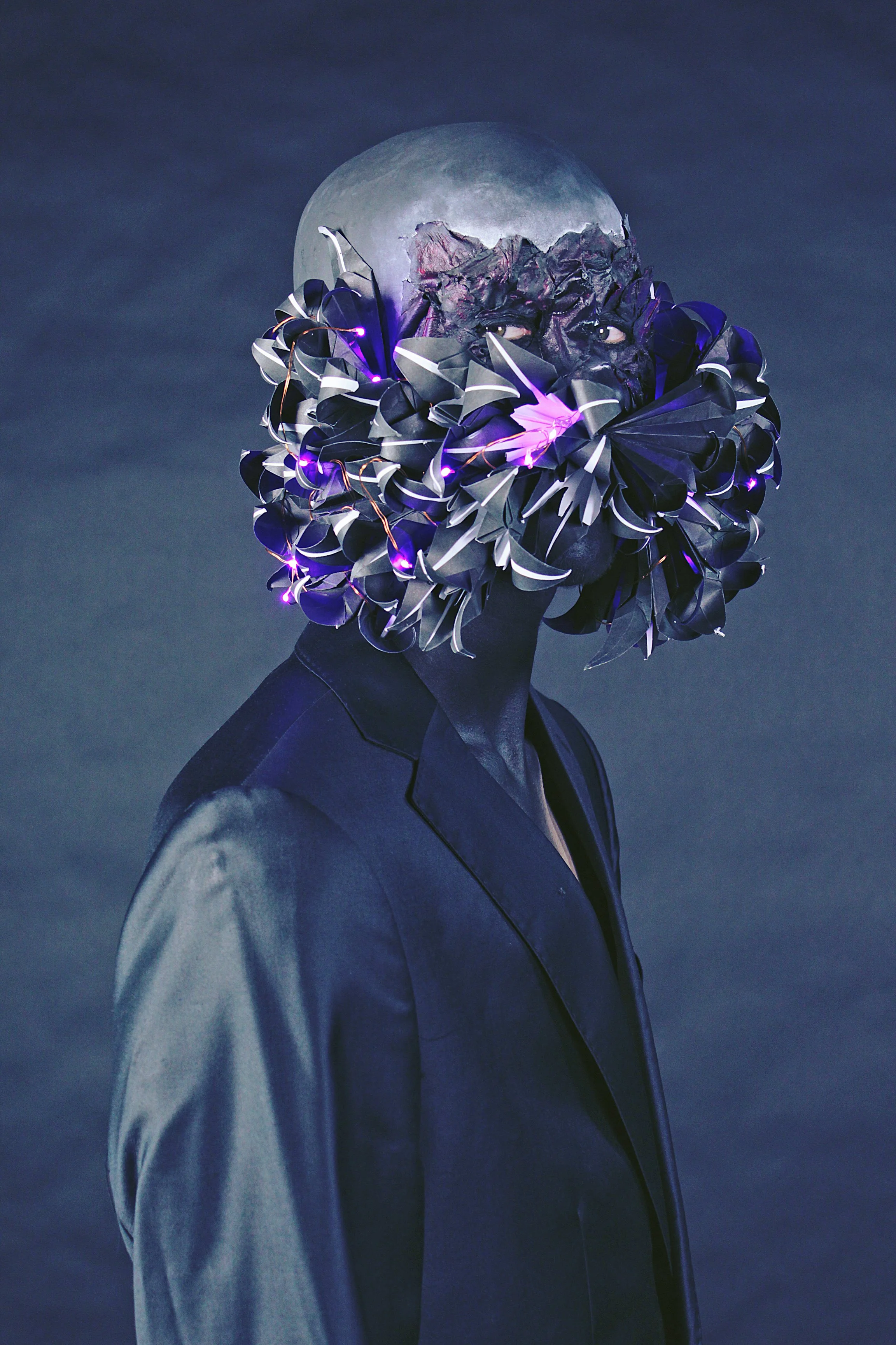 lcf-2013-avant-garde-sculptural-led-face-mask-black-petals-suit-profile-editorial-photography.jpg.JPG