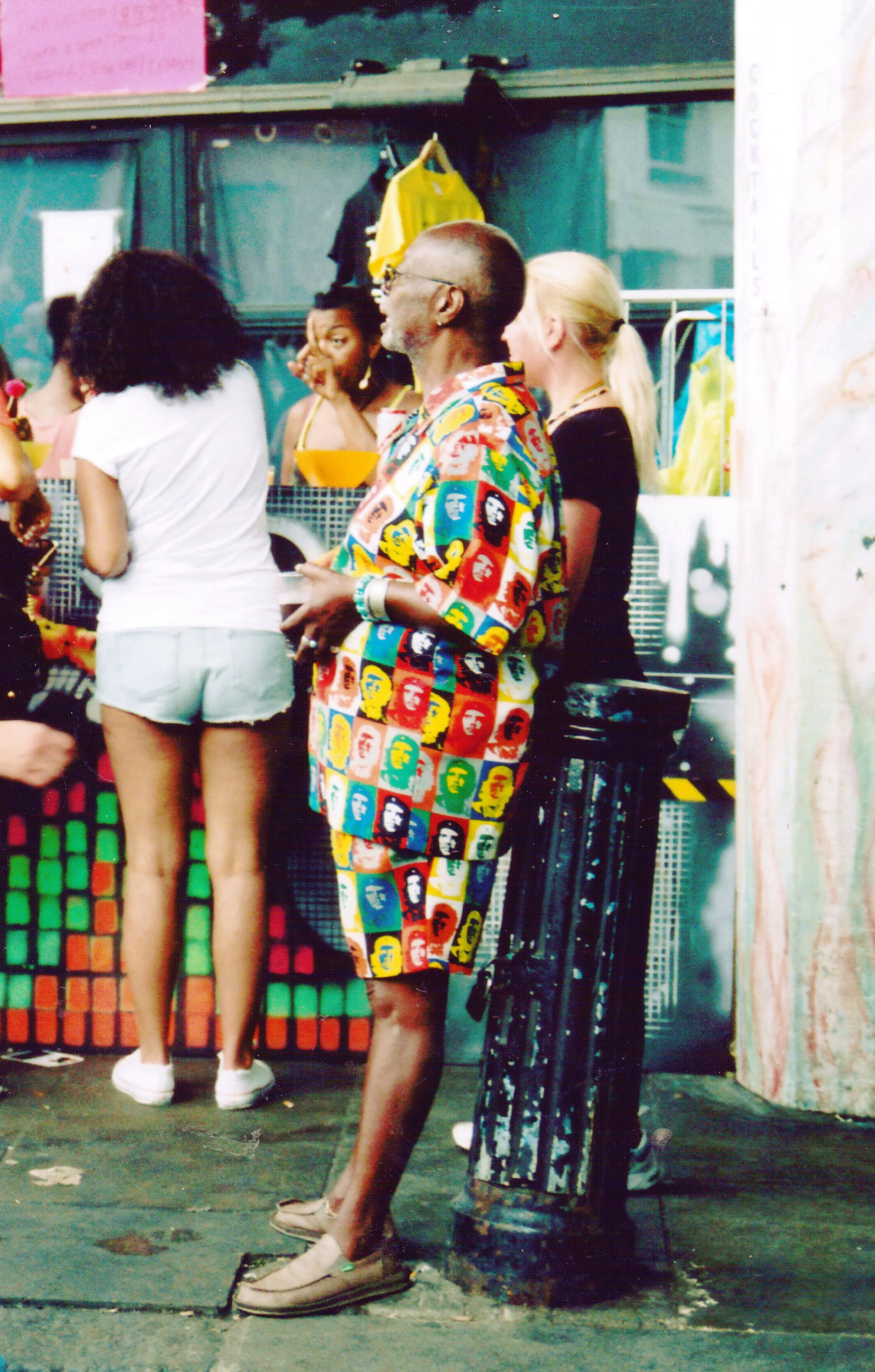 notting-hill-carnival-pop-art-outfit-35mm-film-street-style-louisa-rogers.jpg.jpg