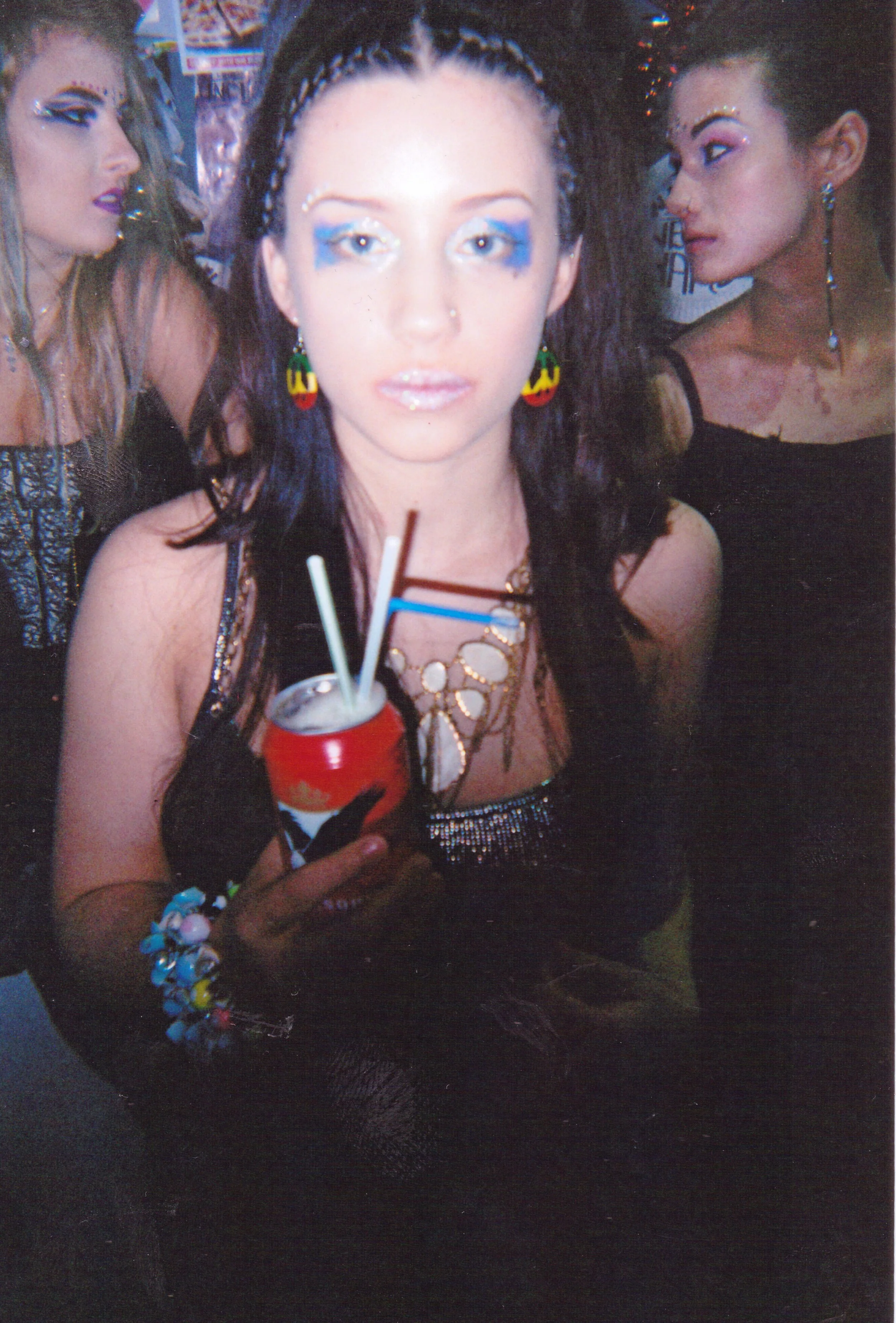 y2k-girls-party-disposable-camera-night-out-retro-flash-photography.jpg.jpg