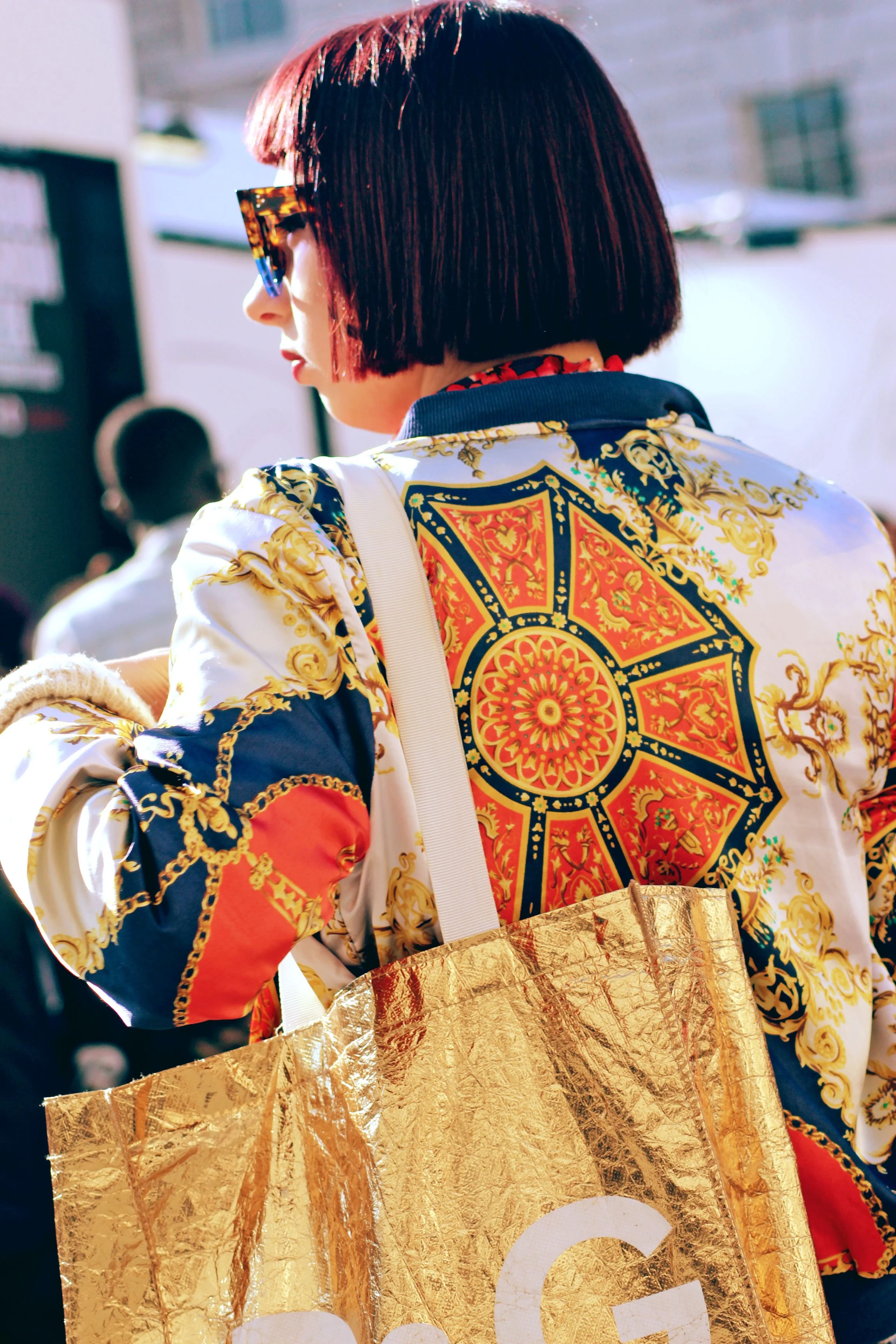 london-fashion-week-2013-street-style-baroque-print-bomber-jacket-gold-metallic-tote-red-bob.jpg.JPG