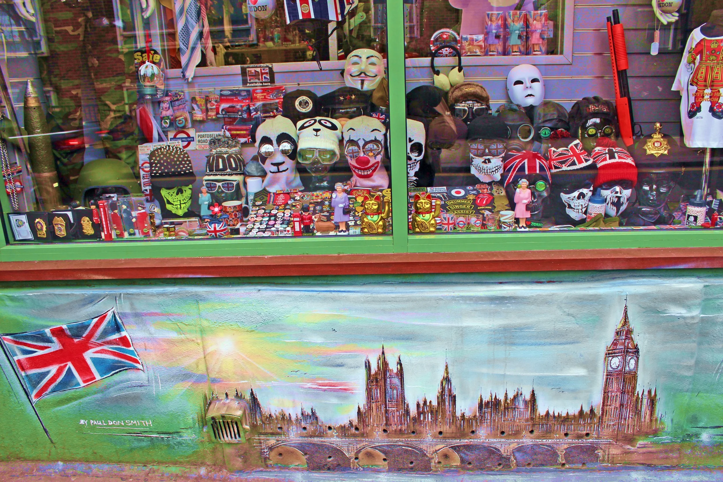 portobello-road-london-tourist-souvenir-shop-window-street-photography-2013.jpg.jpg