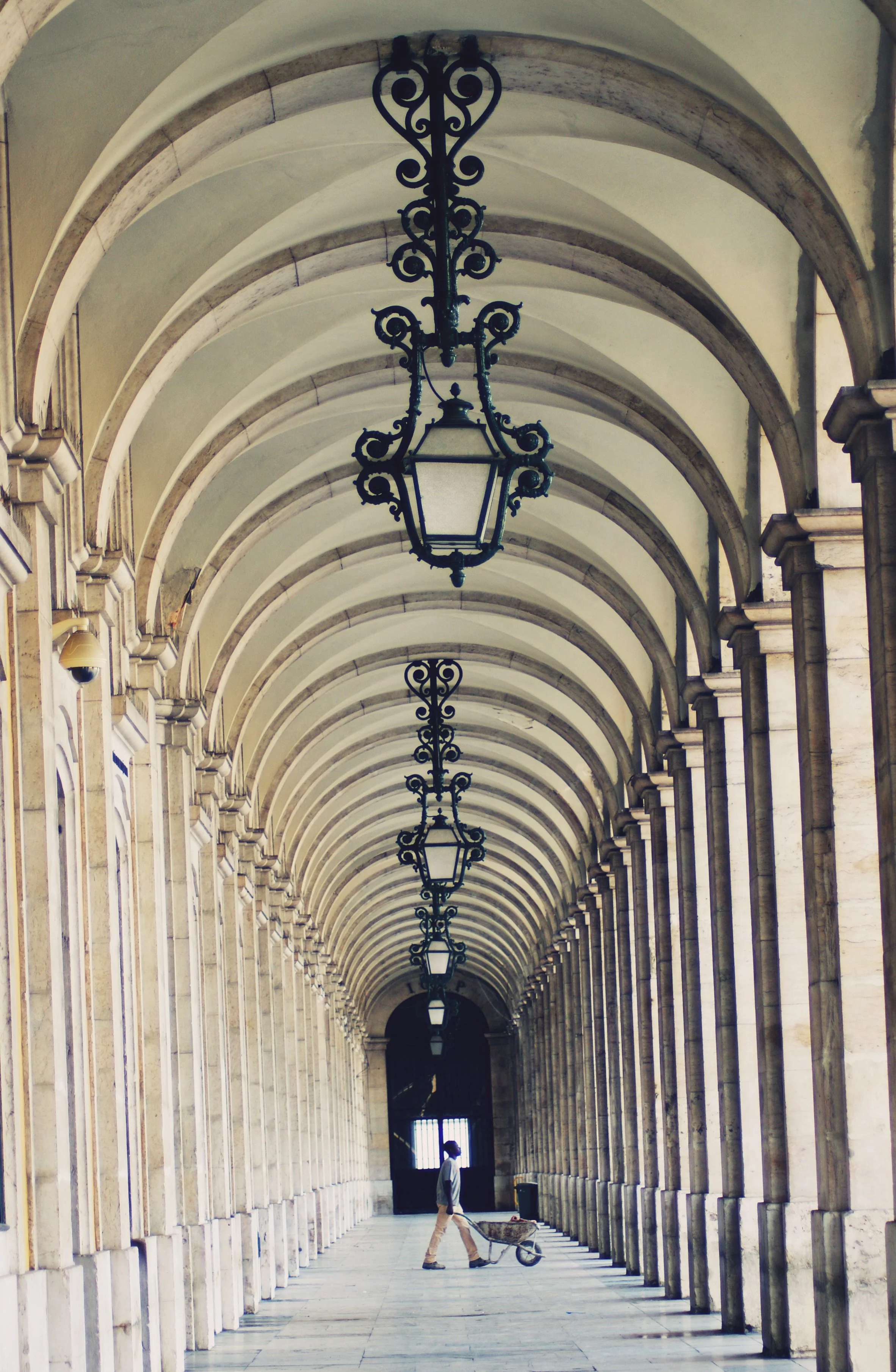lisbon-arches-portico-architecture-street-scene-louisa-rogers.jpg.JPG
