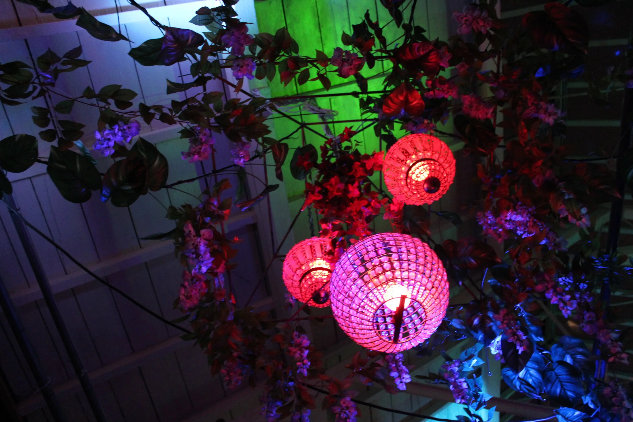 proud-camden-fashion-show-2013-paper-lanterns-faux-foliage-event-photography.jpg.JPG