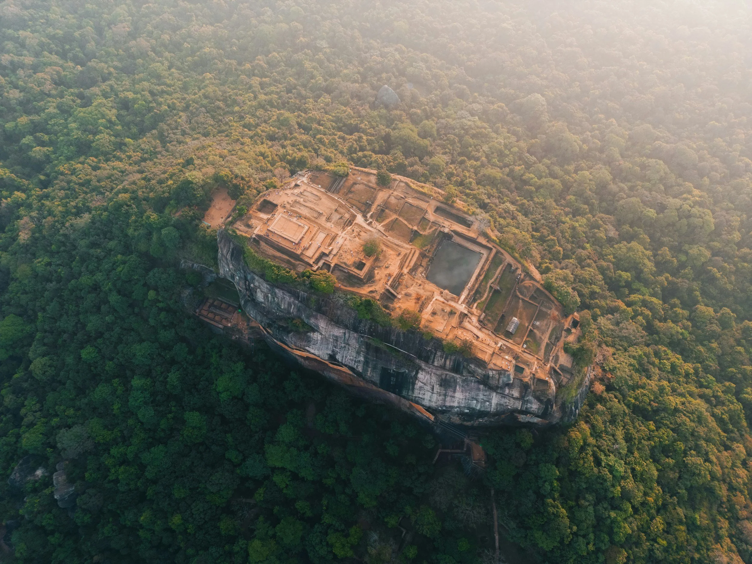 Rising Above the Jungle: Discovering the Ancient Fortress of Sigiriya