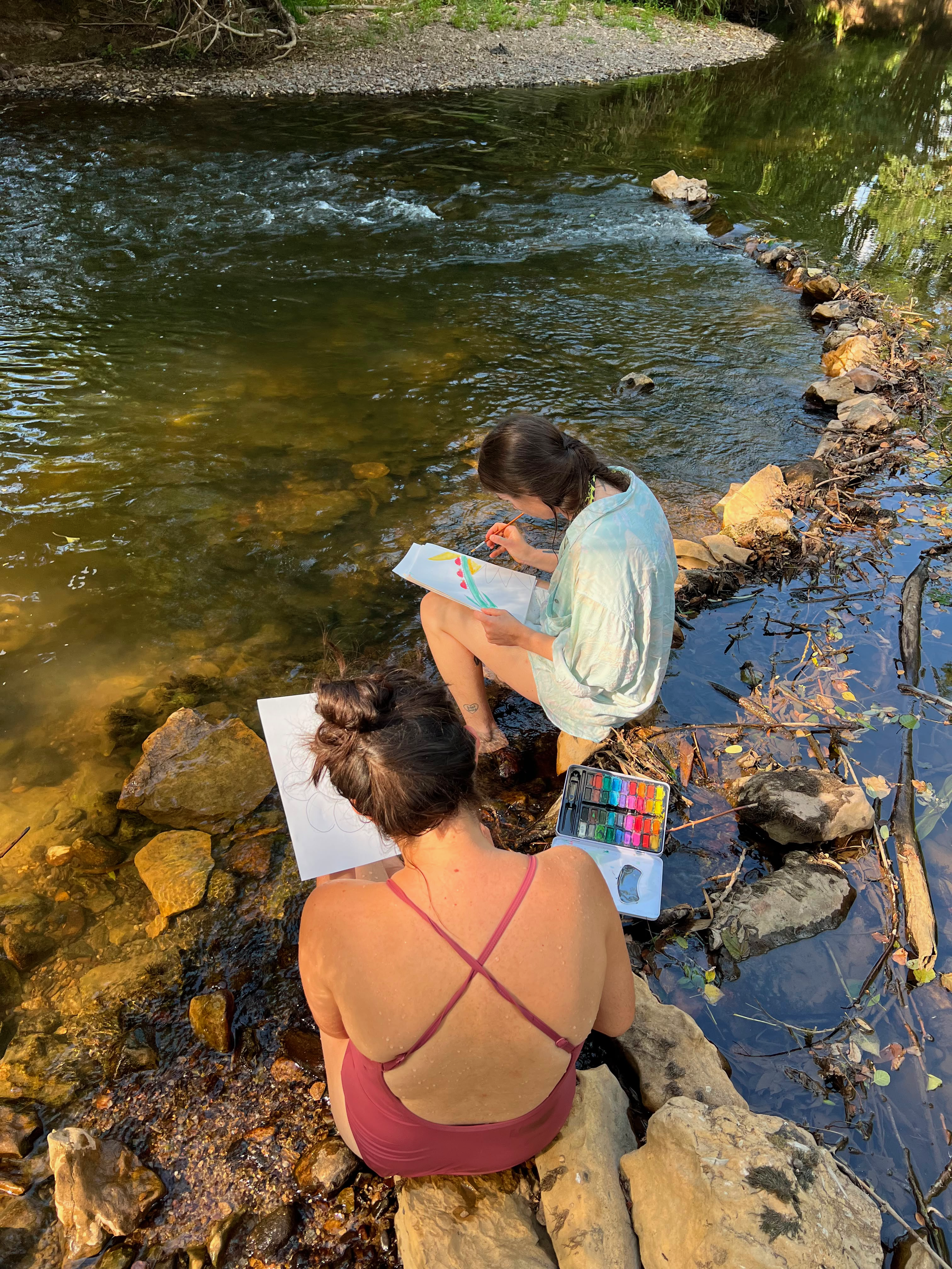 painting class on the river, watercolor with natural dyes and pigments