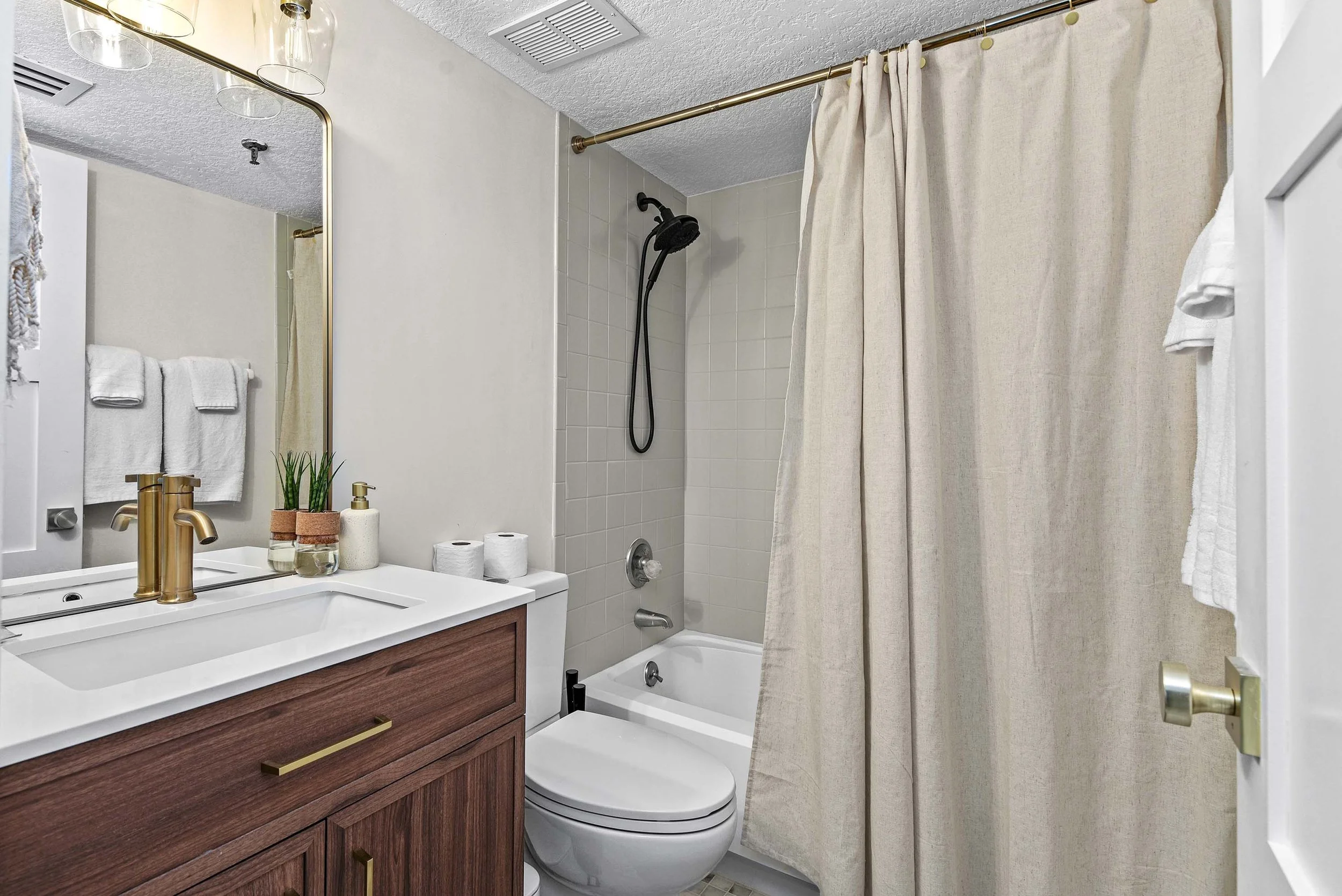 4139 S Atlantic Ave B404 (29).jpg