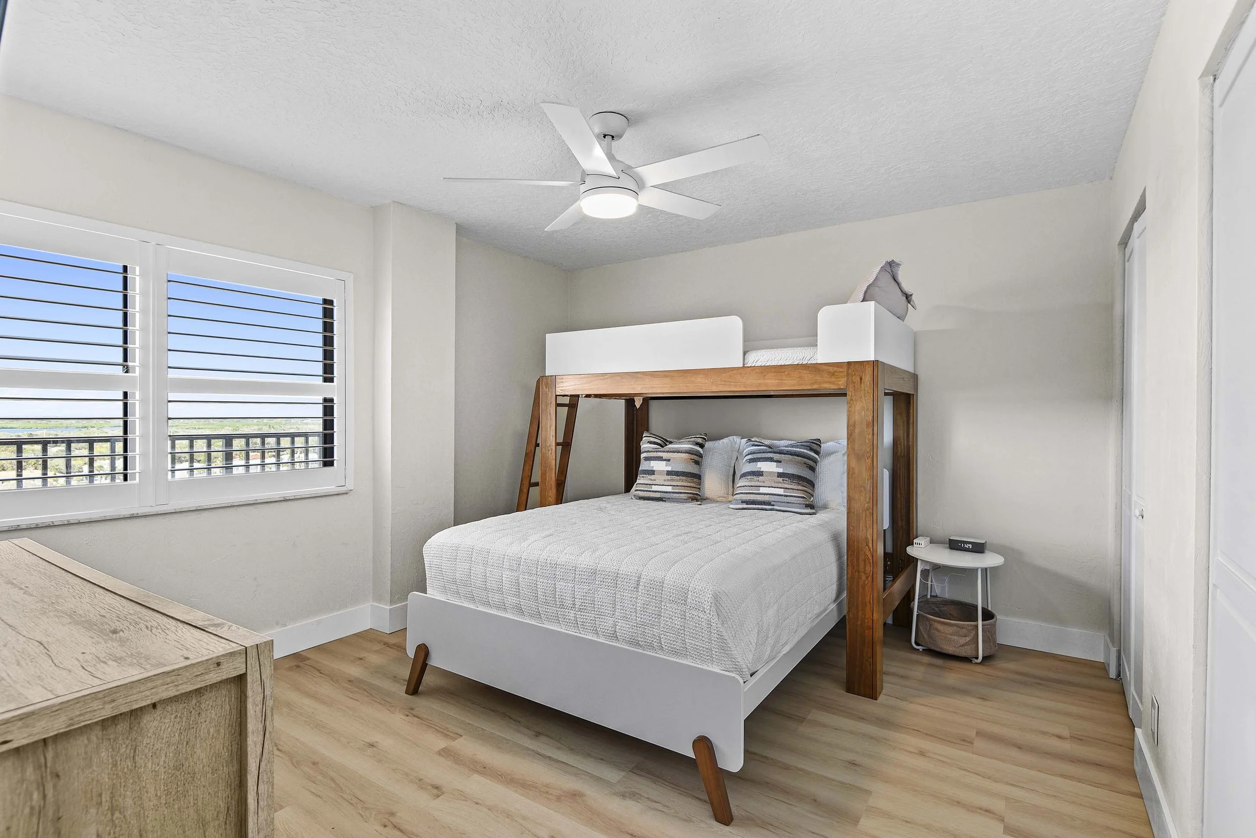 4139 S Atlantic Ave B404 (23).jpg