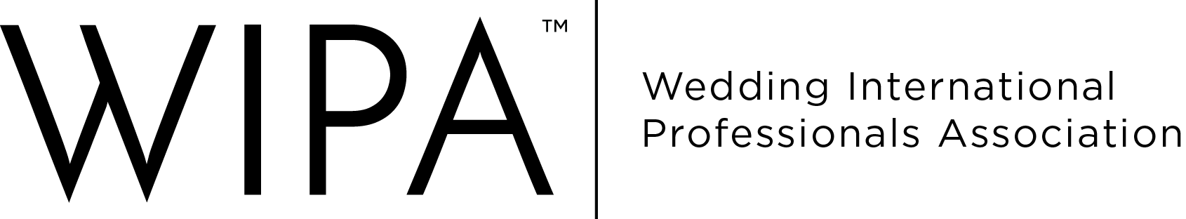 The image shows a screwdriver, a pen, and a ruler placed on a surface. There is a grid pattern on the surface underneath these tools.