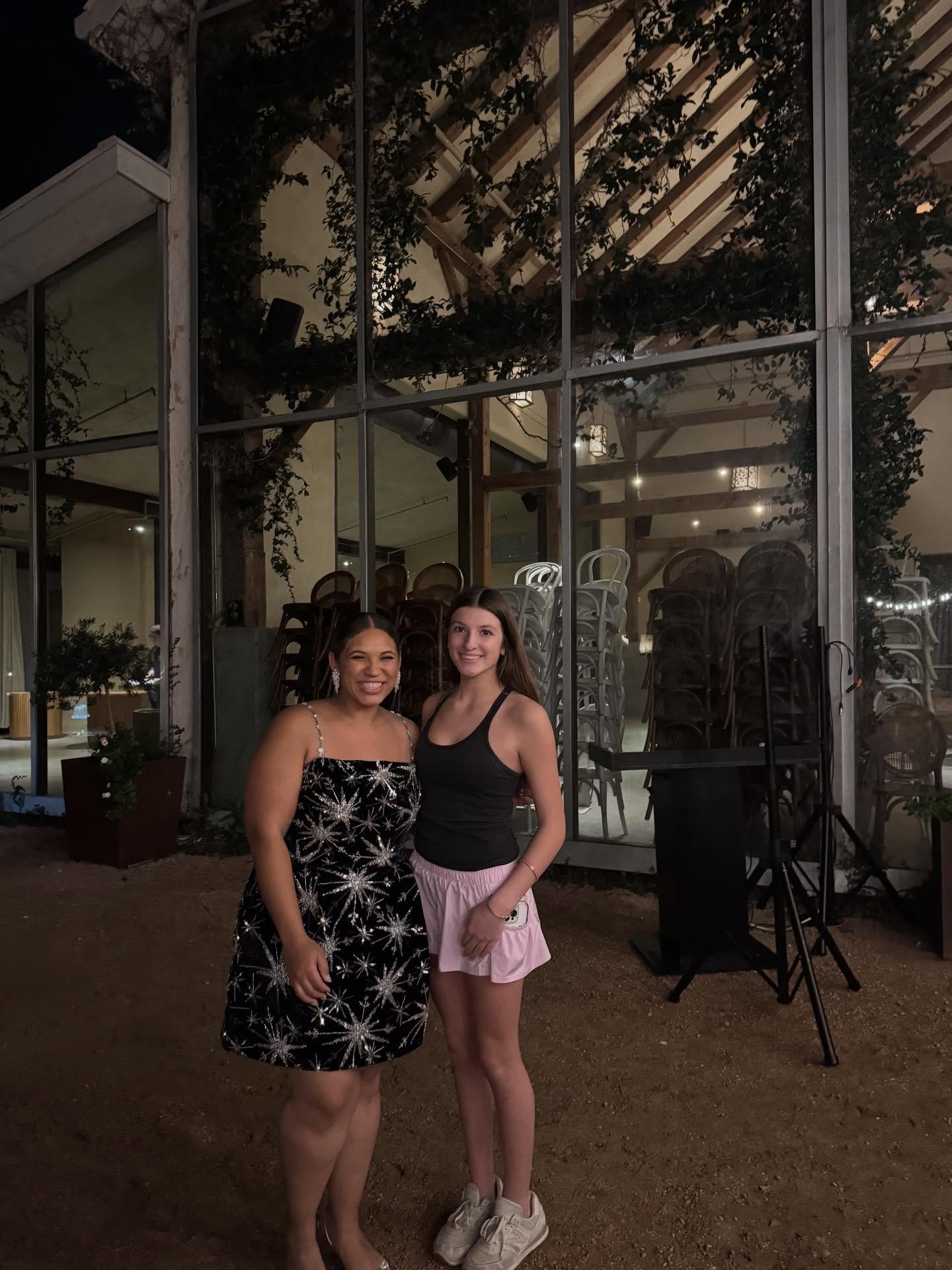 November flower donation from Mrs. Alyssa and Mr. Jeorqui&rsquo;s wedding at Barr Mansion! Thank you Remi and Gold for working with us!! 💛 

Venue - @barrmansion 
Planner - @bettsandcoevents 
Florist- @remiandgold 
Donation Location - @westminsterau