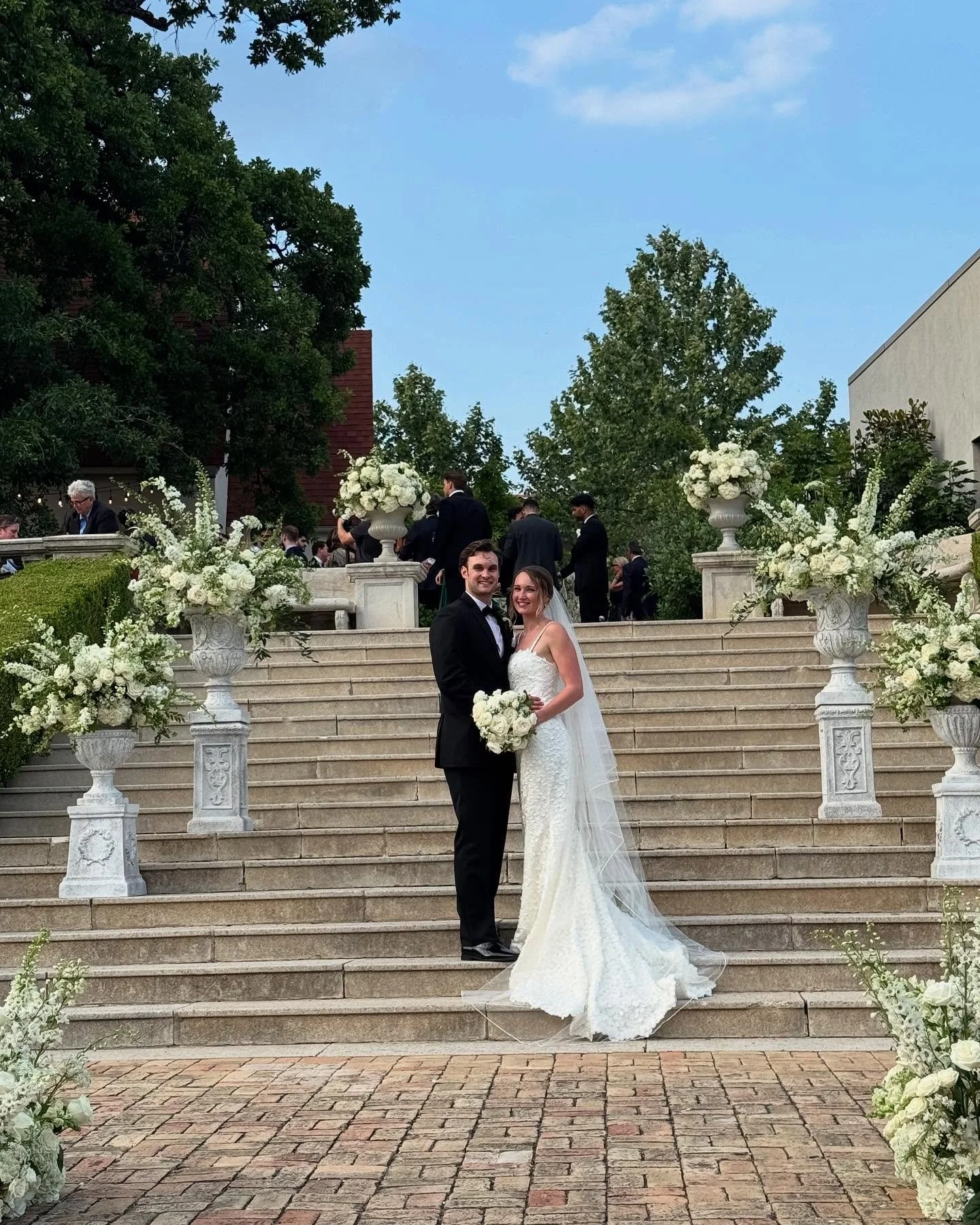 April Donation Wrap Up! Donation from Ms. McKenna and Mr. Charlie&rsquo;s wedding at Commodore Perry! Thank you Bouquets of Austin for working with us! 💐

Florist - @bouquetsofaustintx 
Planner - @pearleventsaustin @beckypearlatx 
Venue - @commodore