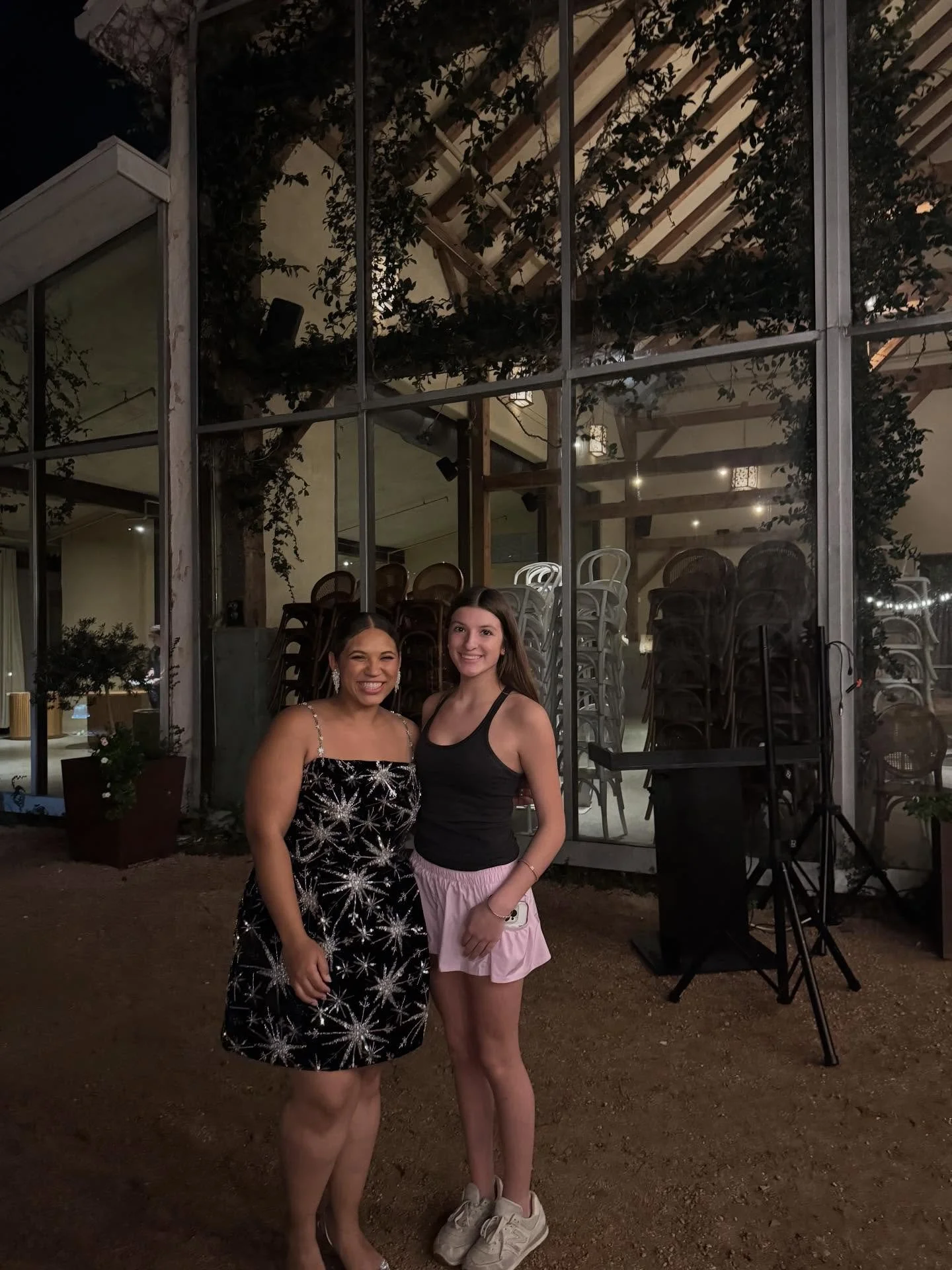 November flower donation from Mrs. Alyssa and Mr. Jeorqui&rsquo;s wedding at Barr Mansion! Thank you Remi and Gold for working with us!! 💛 

Venue - @barrmansion 
Planner - @bettsandcoevents 
Florist- @remiandgold 
Donation Location - @westminsterau