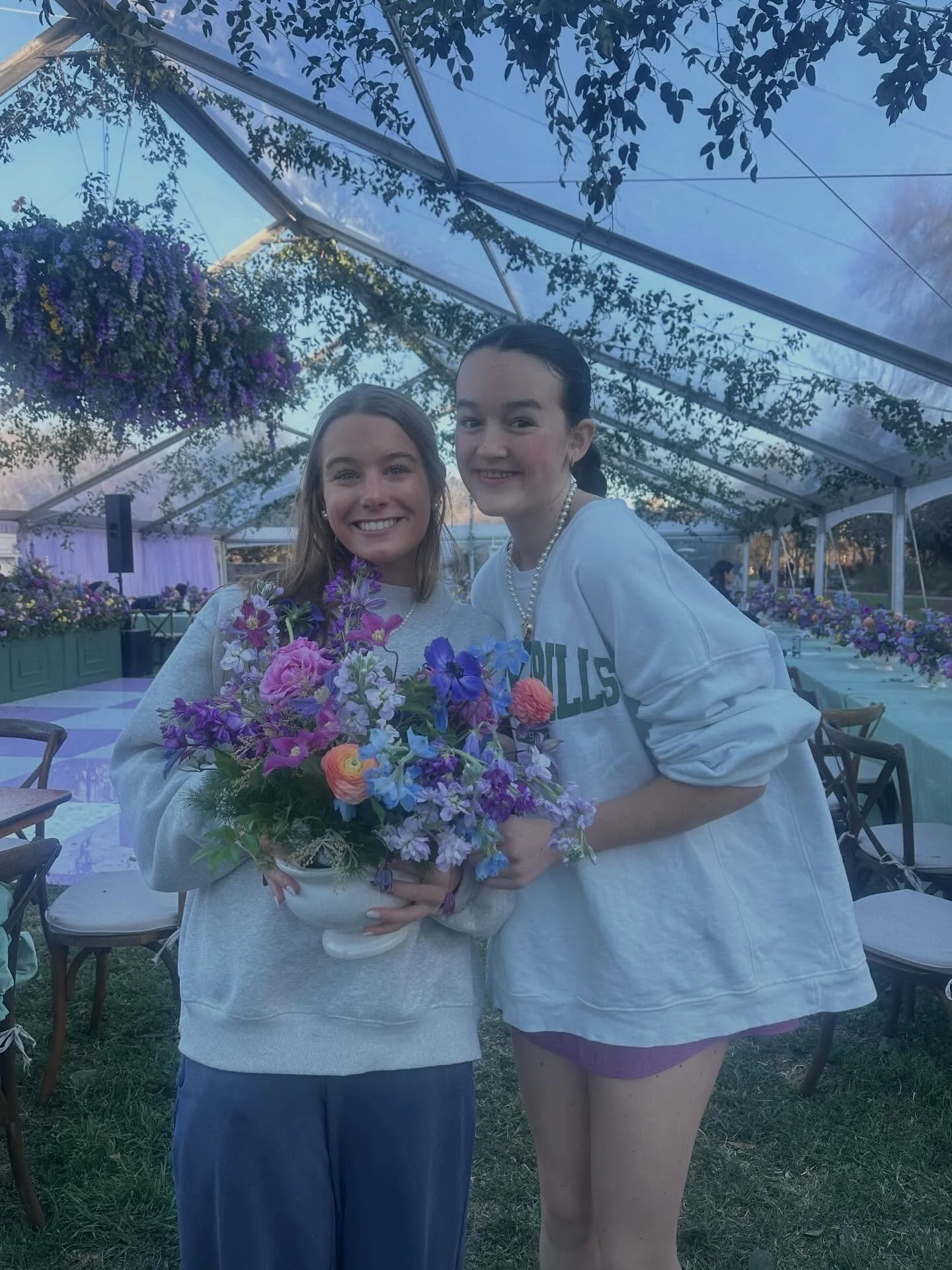 Our January flower donation from Mrs. Annie and Mr. Patrick&rsquo;s wedding at Pease Park! Thank you Remi and Gold for working with us!! 💛

Venue - @peasepark 
Planner - @beckypearlatx @pearleventsaustin 
Florist - @remiandgold 
Donation location - 