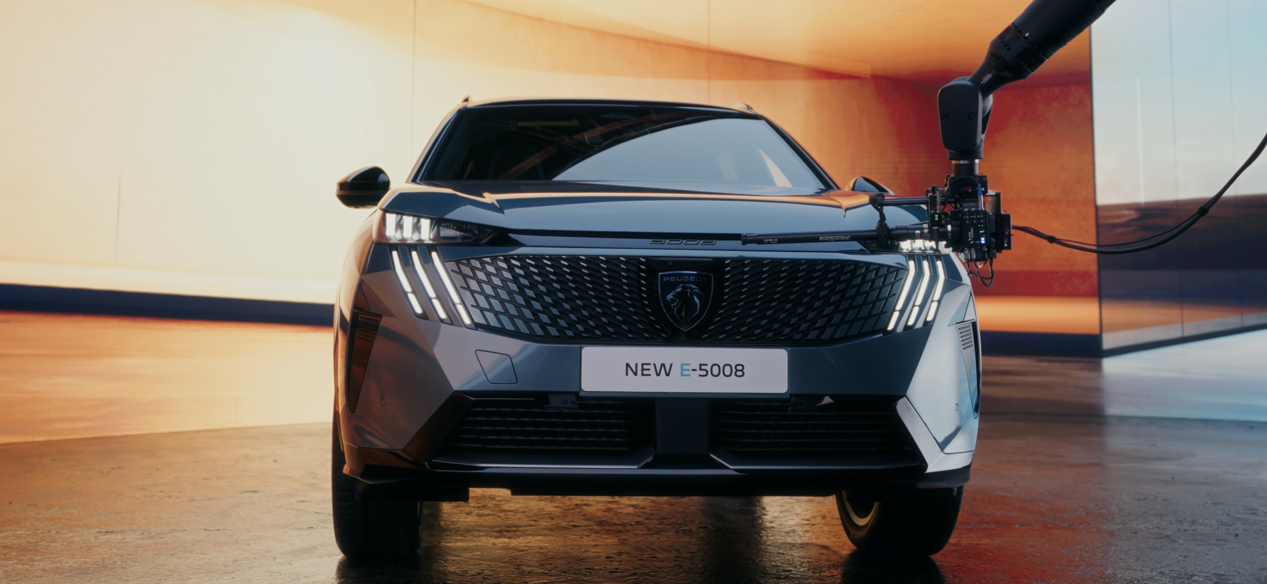 Peugeot Reveal E-5008 - BTS (commercial)