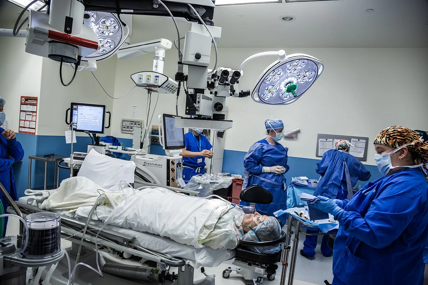 HEALTHCARE & MEDICALS