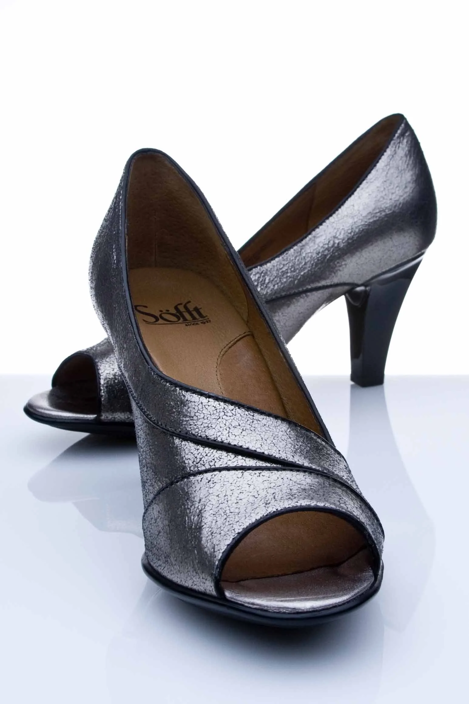 silver_shoes_product_commercial_advertising_product_photography_boston_13.jpg