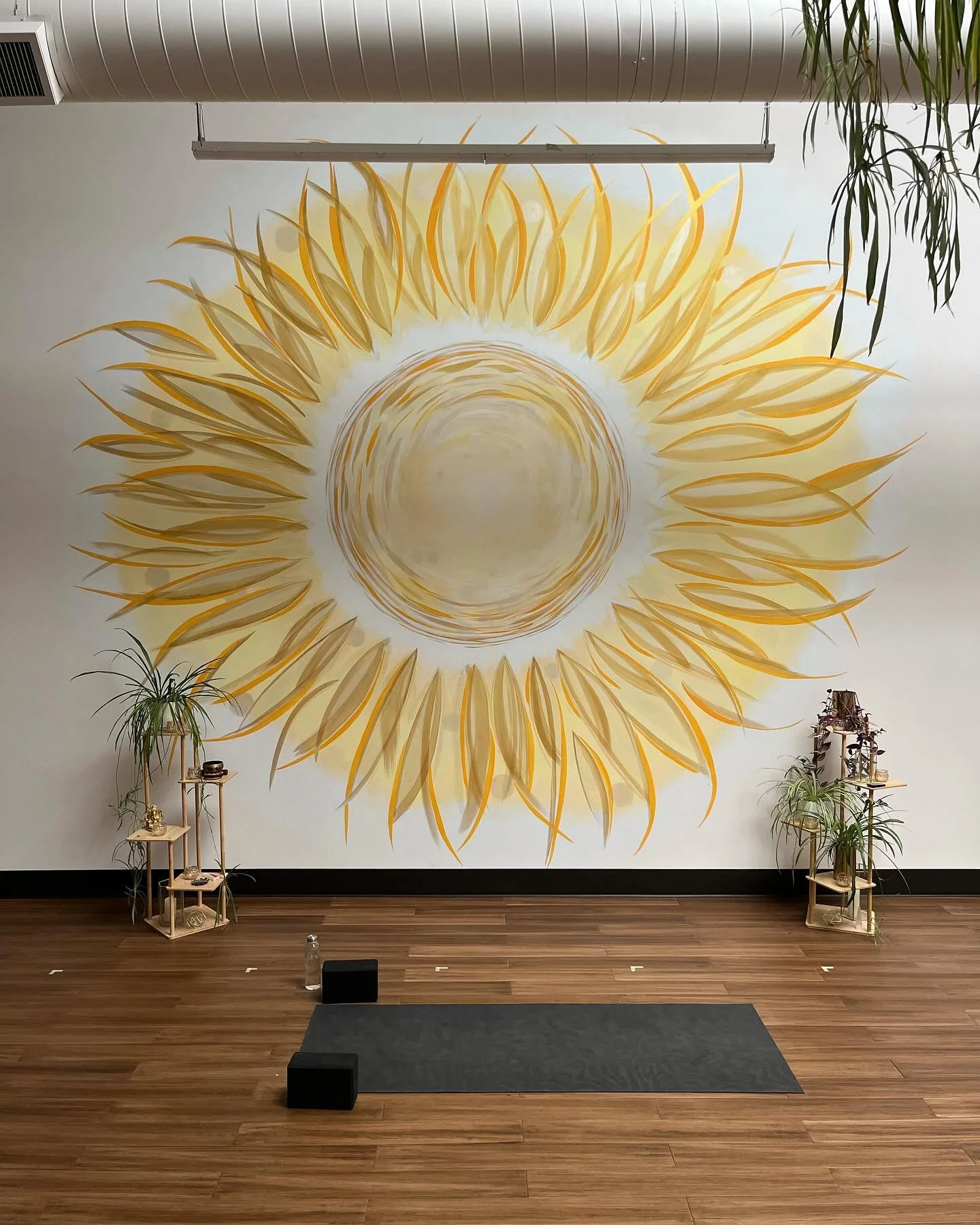 New Class Alert: 

Lunchtime Vinyasa every Monday at 12pm at Beaverton&rsquo;s Portland Rock Gym on Barnes Road.

No membership needed to join / $25 drop in @portlandrockgym 

Take a break a come flow with me @4beatyoga