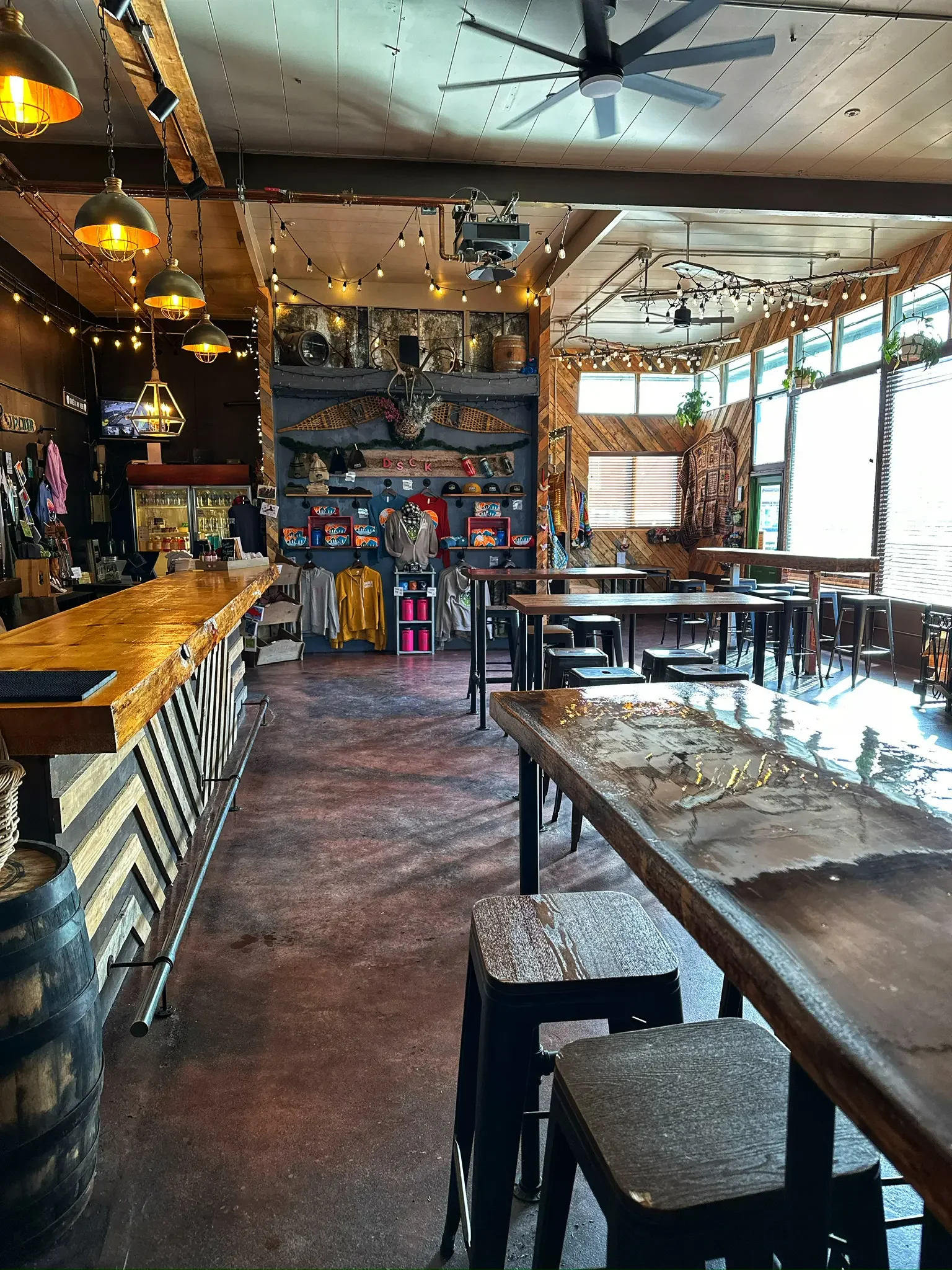 Best Bites &amp; Brews After a Day on the Water&nbsp;