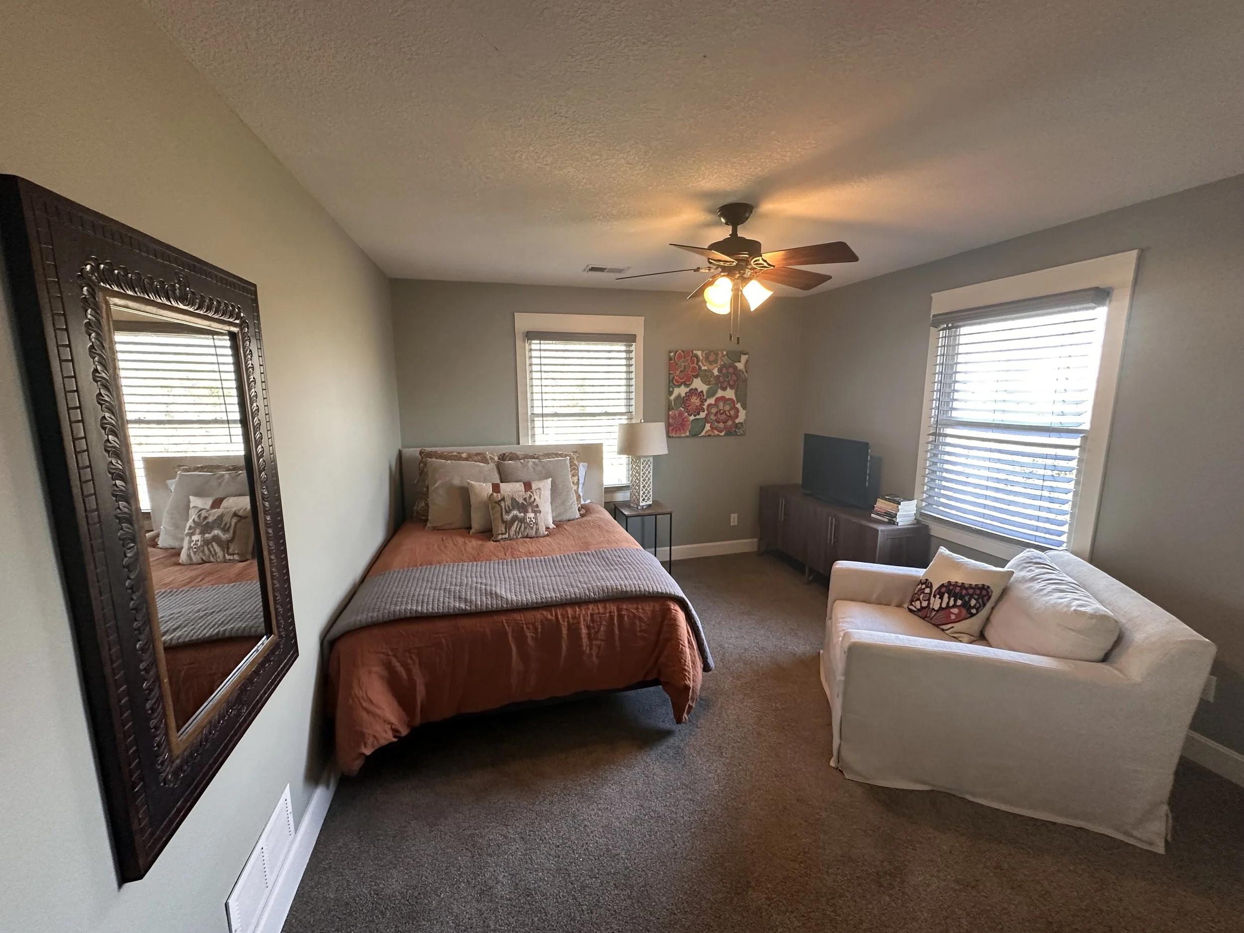 Upstairs Bedroom #5