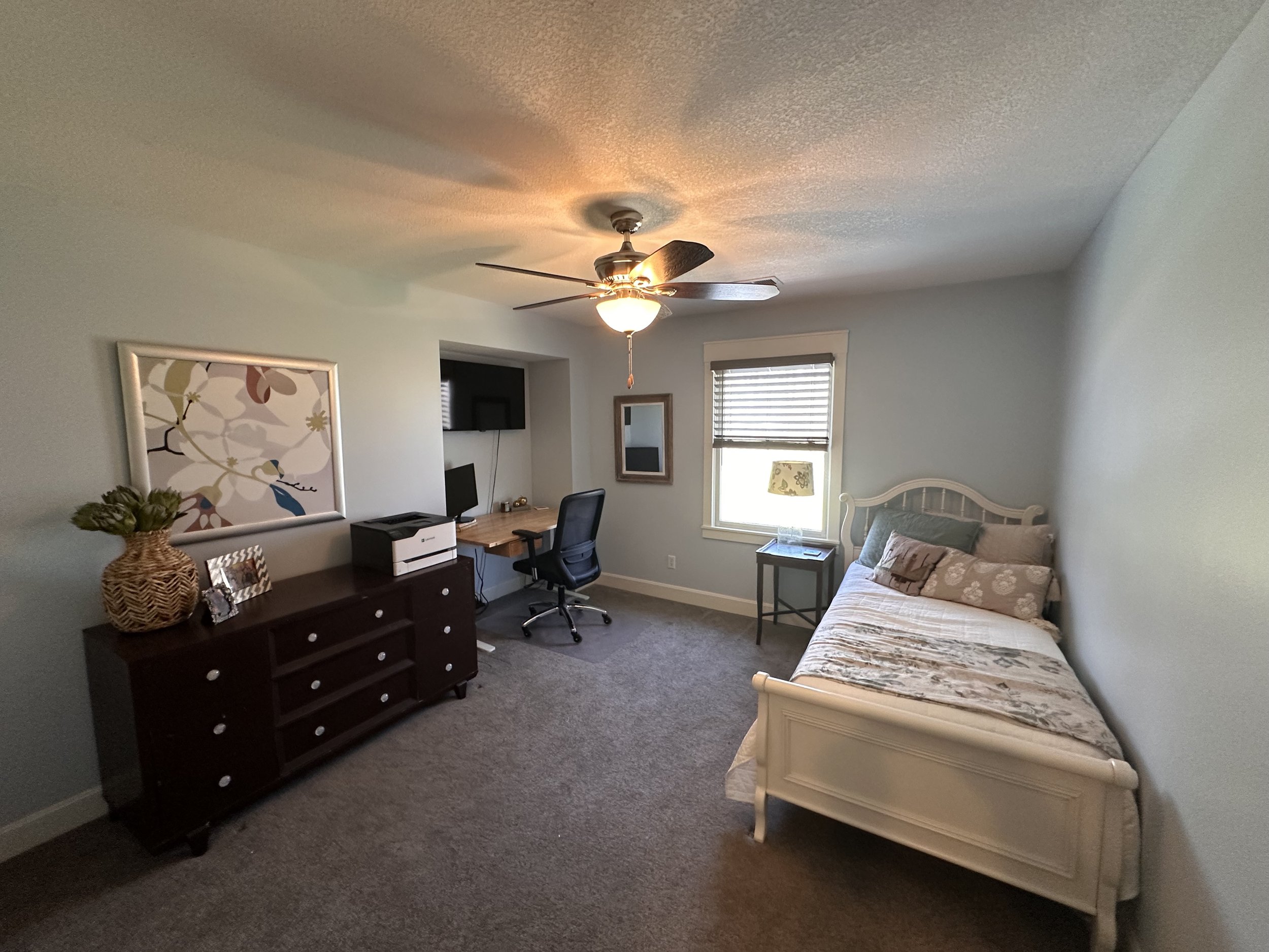 Upstairs Bedroom #4