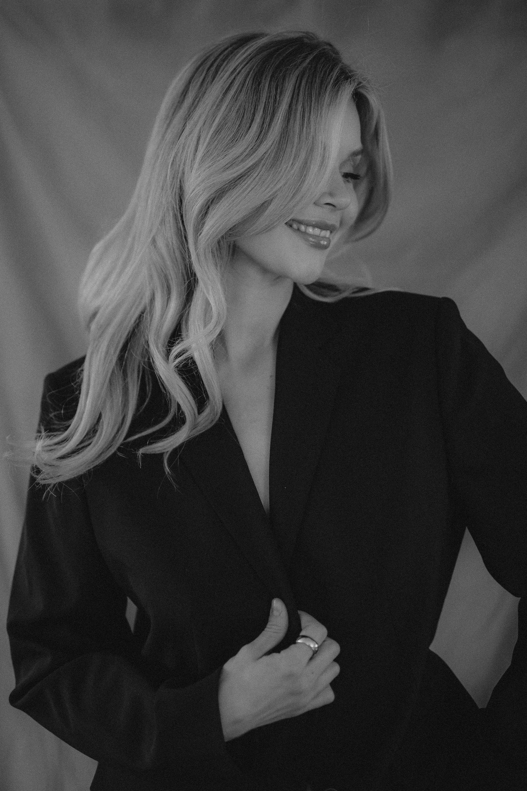 fiona-toellner-berlin-makeup-artist-portrait-17. März 2025-1015.jpg