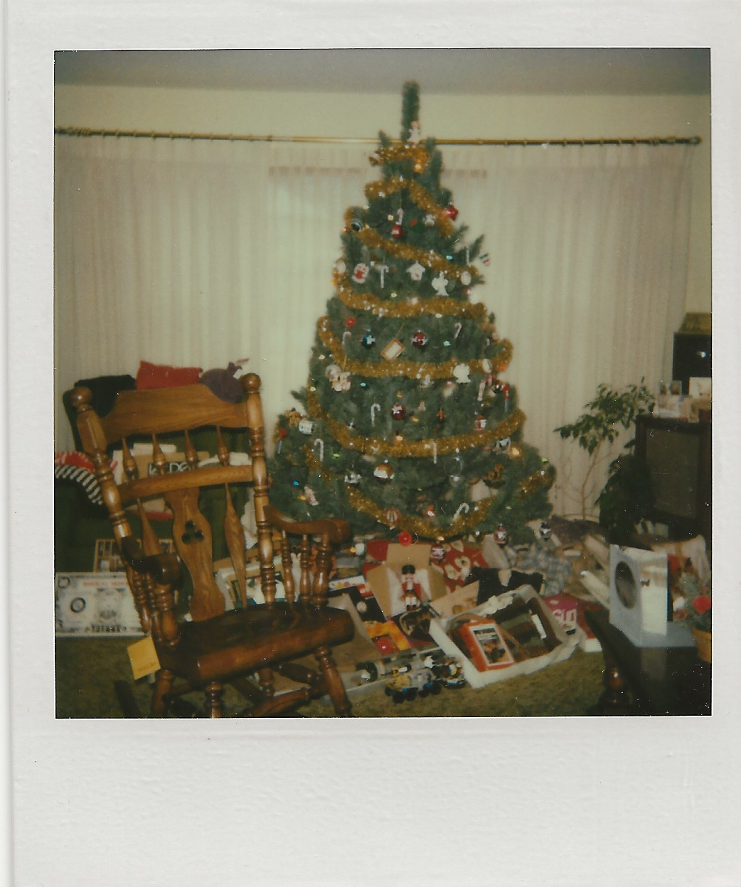 Christmas Tree Gifts.png