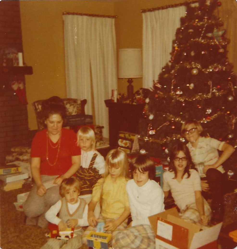 Rita, Barbara, Bob, Beth, Janie, Cathy, Jim Christmas.png