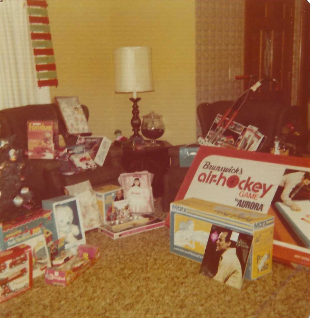 Christmas Gifts.png