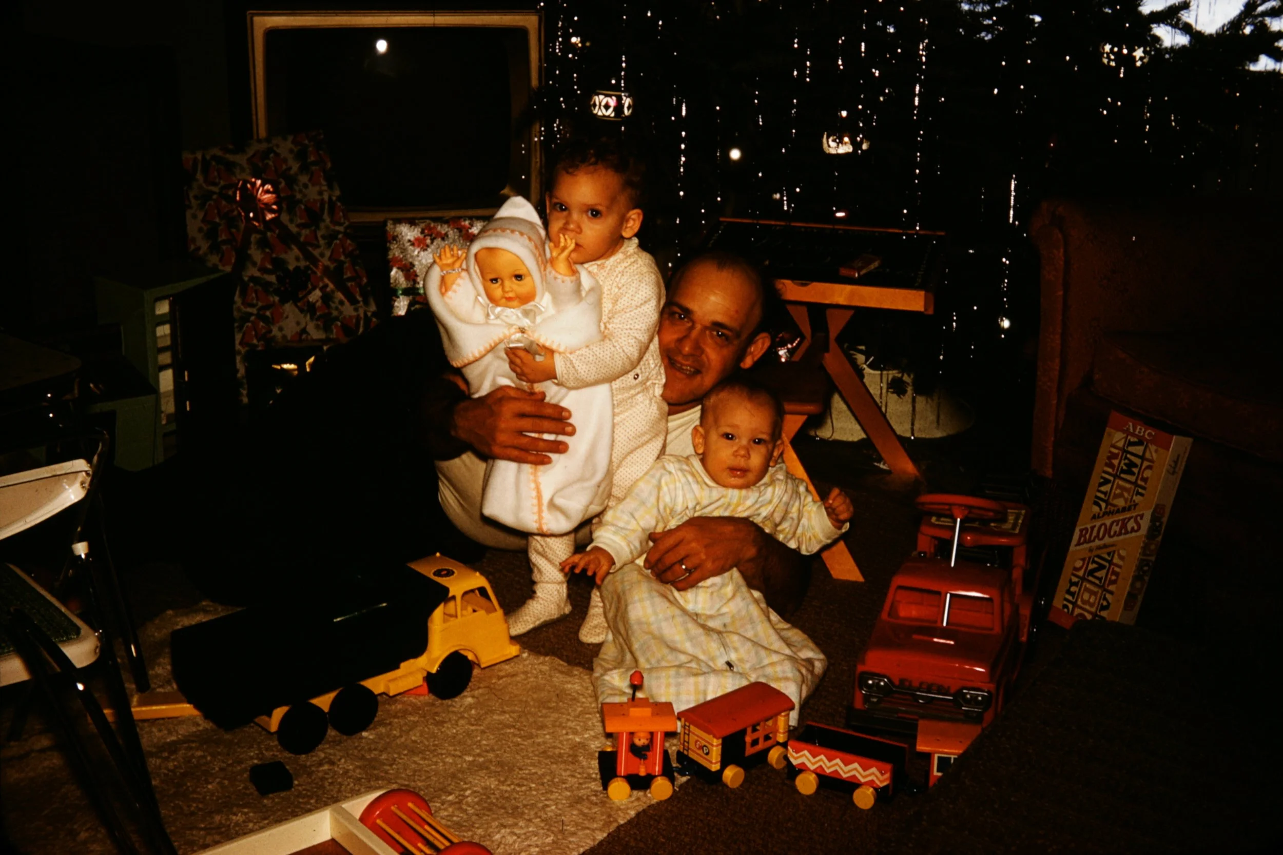 Frank, Annie, Mark on Christmas Morning.JPG