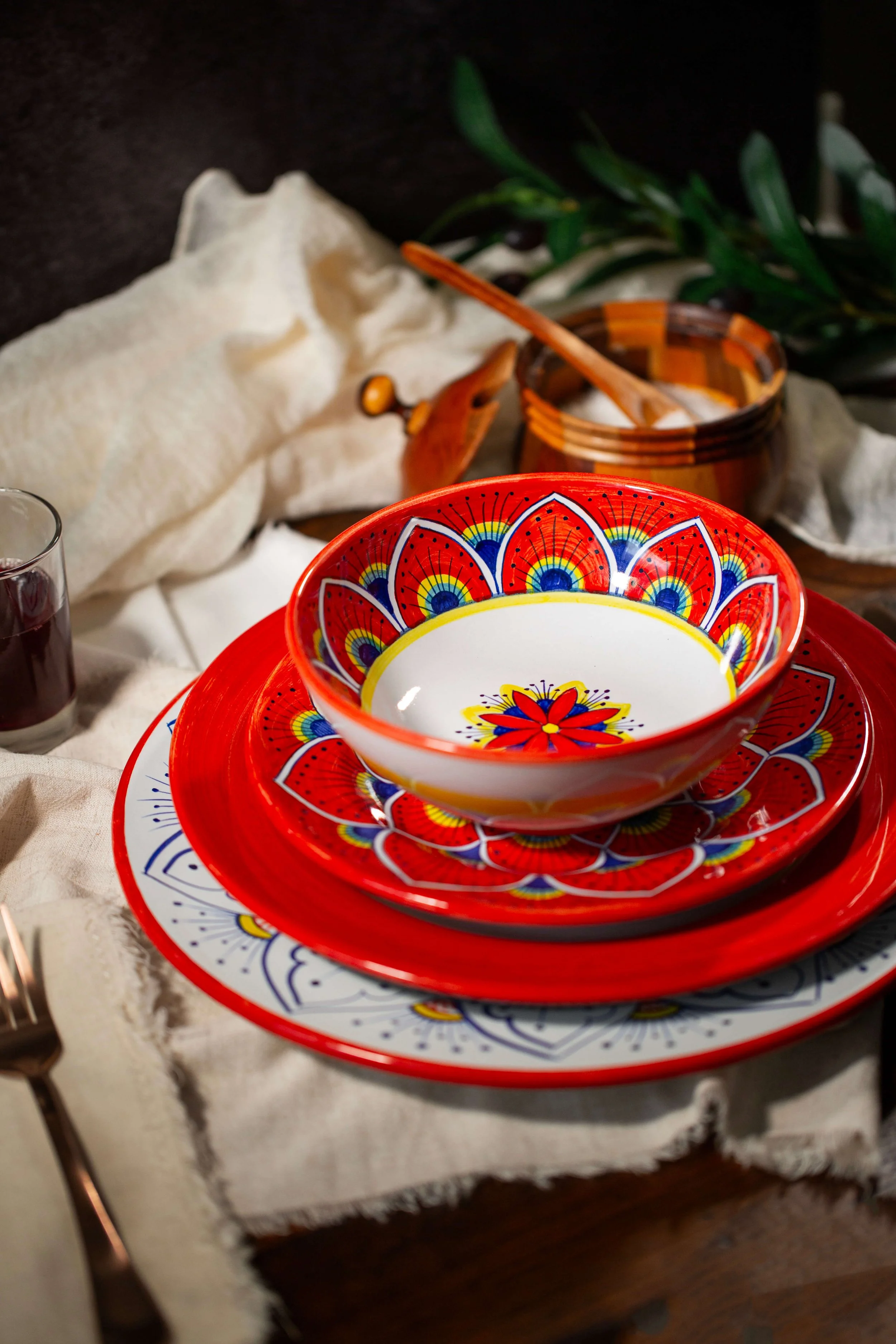 Hand-painted Italian ceramic bowl Intreccio pattern red