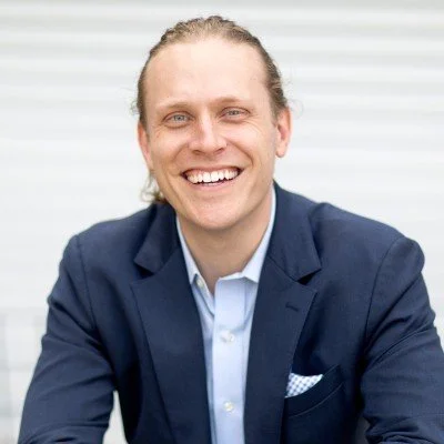 Leithe Headshot.jpeg