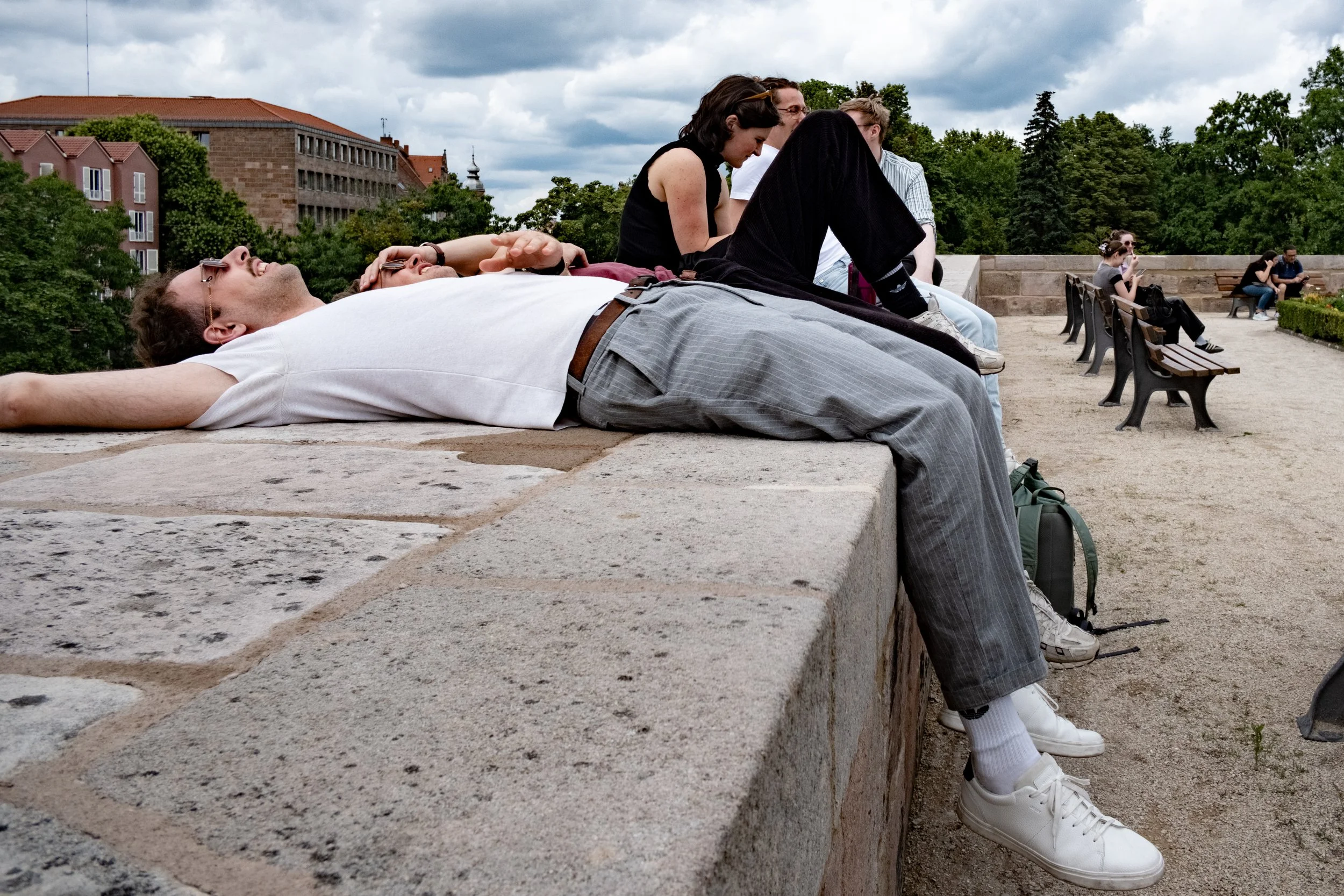Vernissage „Beton &amp; Begegnung – Wo Stadt auf Mensch trifft“