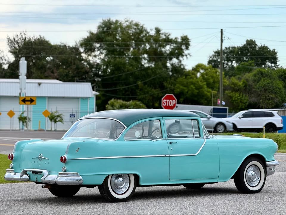 1955-pontiac-chieftain-06.jpg