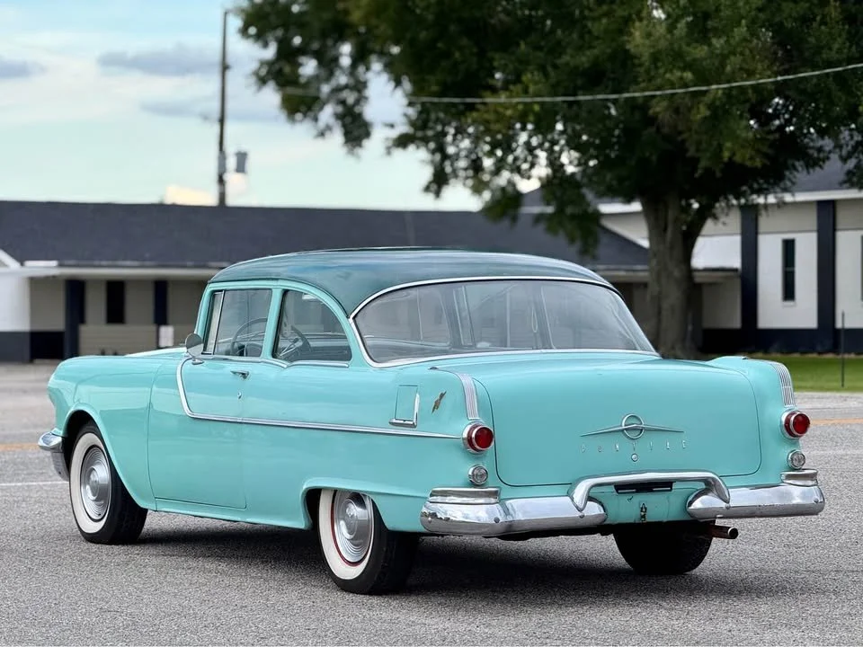 1955-pontiac-chieftain-08.jpg