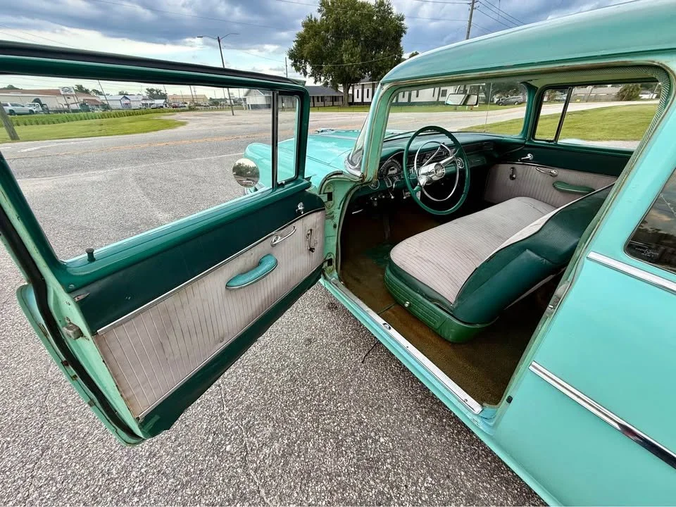 1955-pontiac-chieftain-09.jpg
