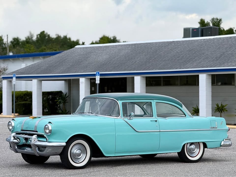 1955-pontiac-chieftain-01.jpg