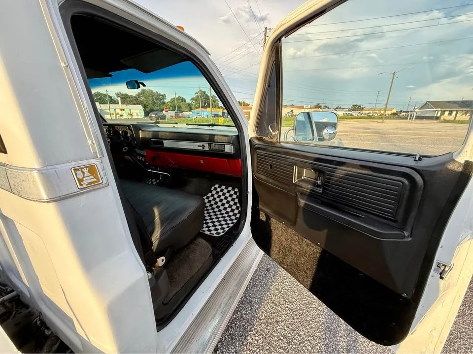 1986-chevrolet-c30-silverado-16.jpg
