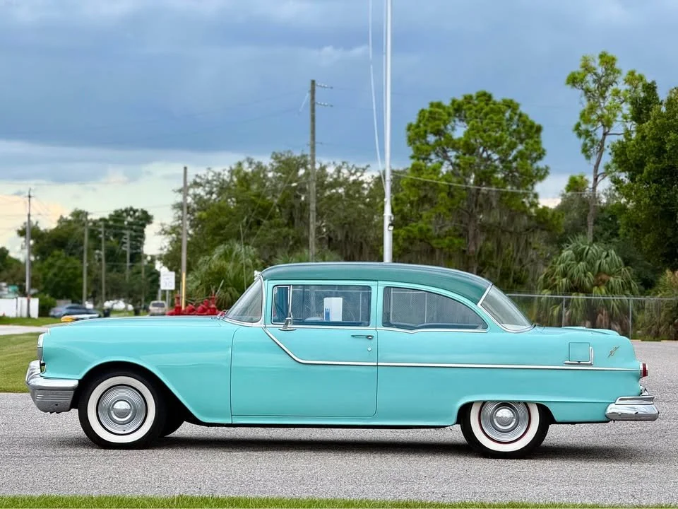 1955-pontiac-chieftain-02.jpg