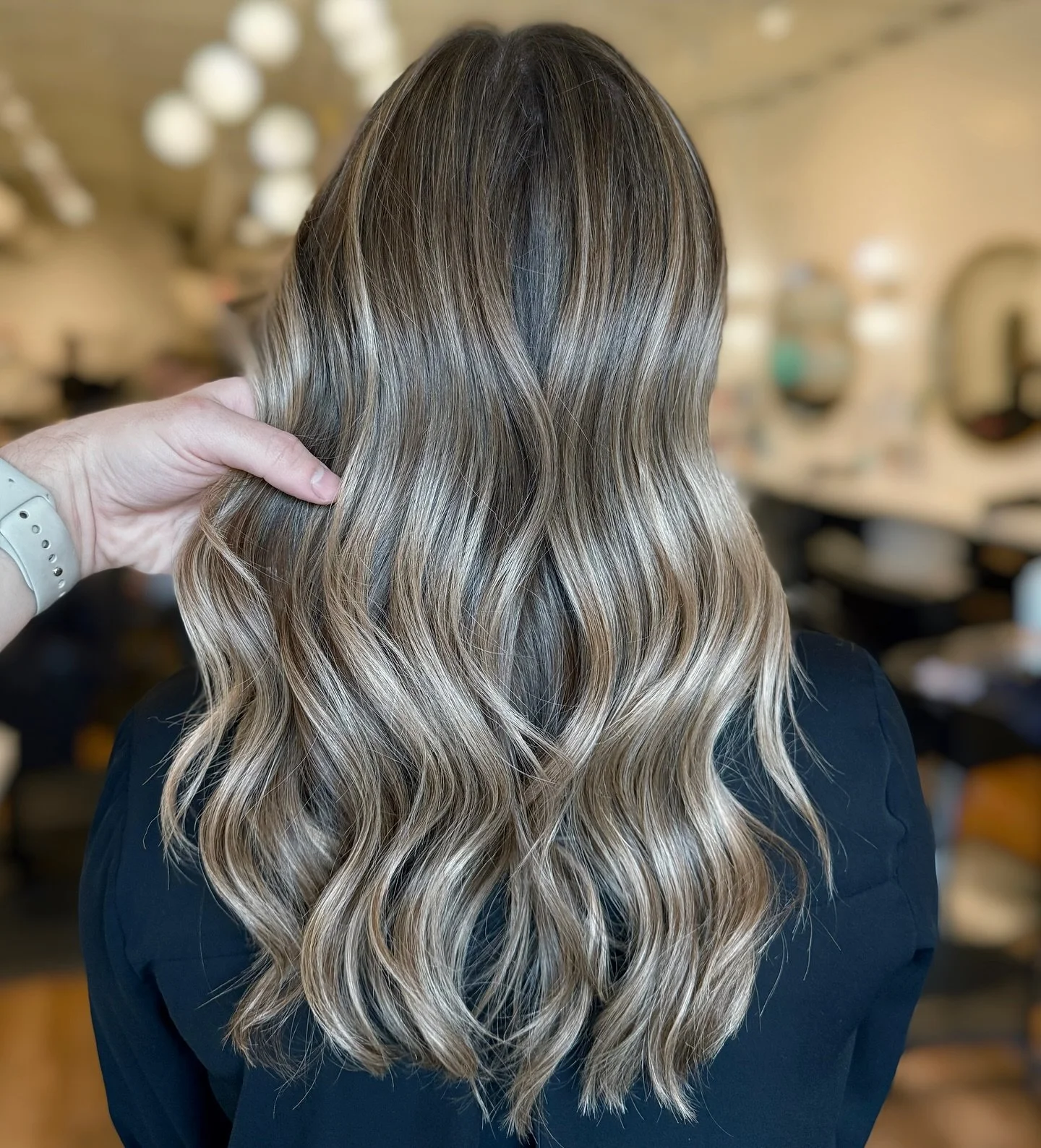 Soft but impactful✨

@redken isn&rsquo;t playing with the new NP series. I&rsquo;m obsessed with them 
&bull;
&bull;
&bull;
#HartandHarlow #RoyaloakHair #MetrodetroitStylist #RoyalOakStylist #MetroDetroitHair #RoyalOak #TroyHair #ClawsonHair #Ferndal