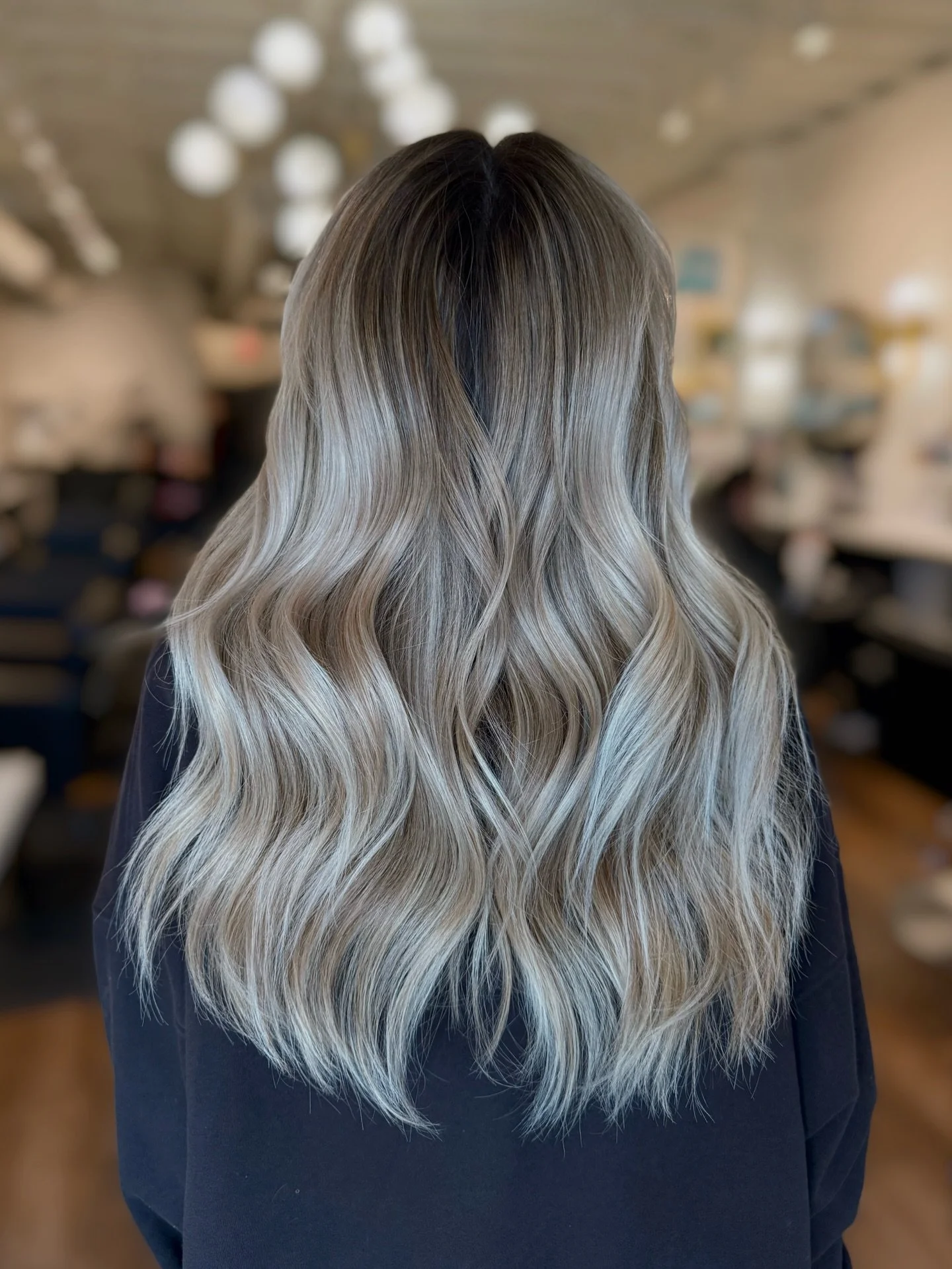 Roll out the red carpet for this bombshell 🤩🎥🎞️