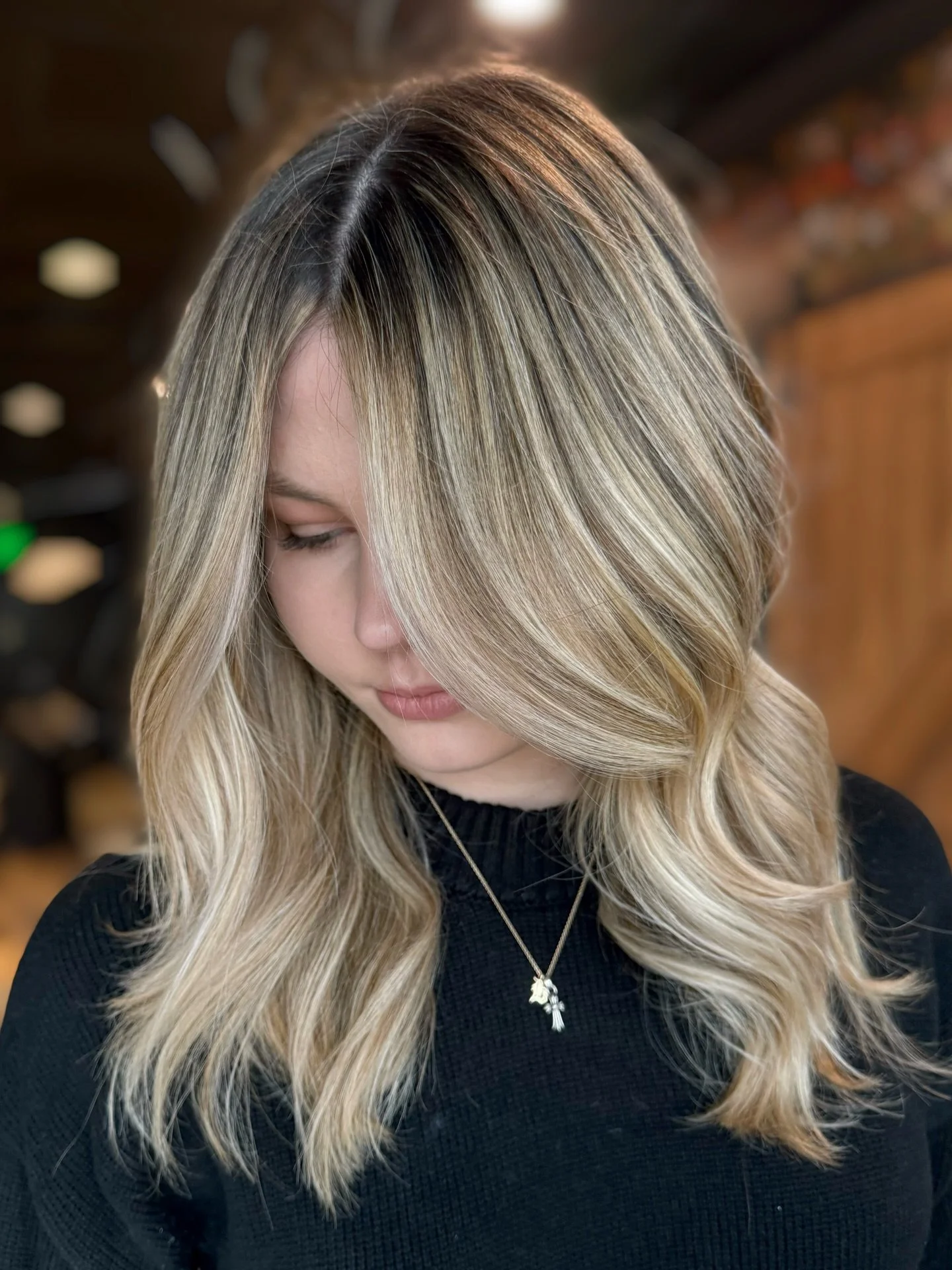 With proper and consistent at home care along with salon care, her hair is bright again! 

Also shout out to @redken Blonde IQ because that lightener is no joke! Amazing lift while still keeping the hair nice and healthy 😍

Glossed with @oligopro 
&