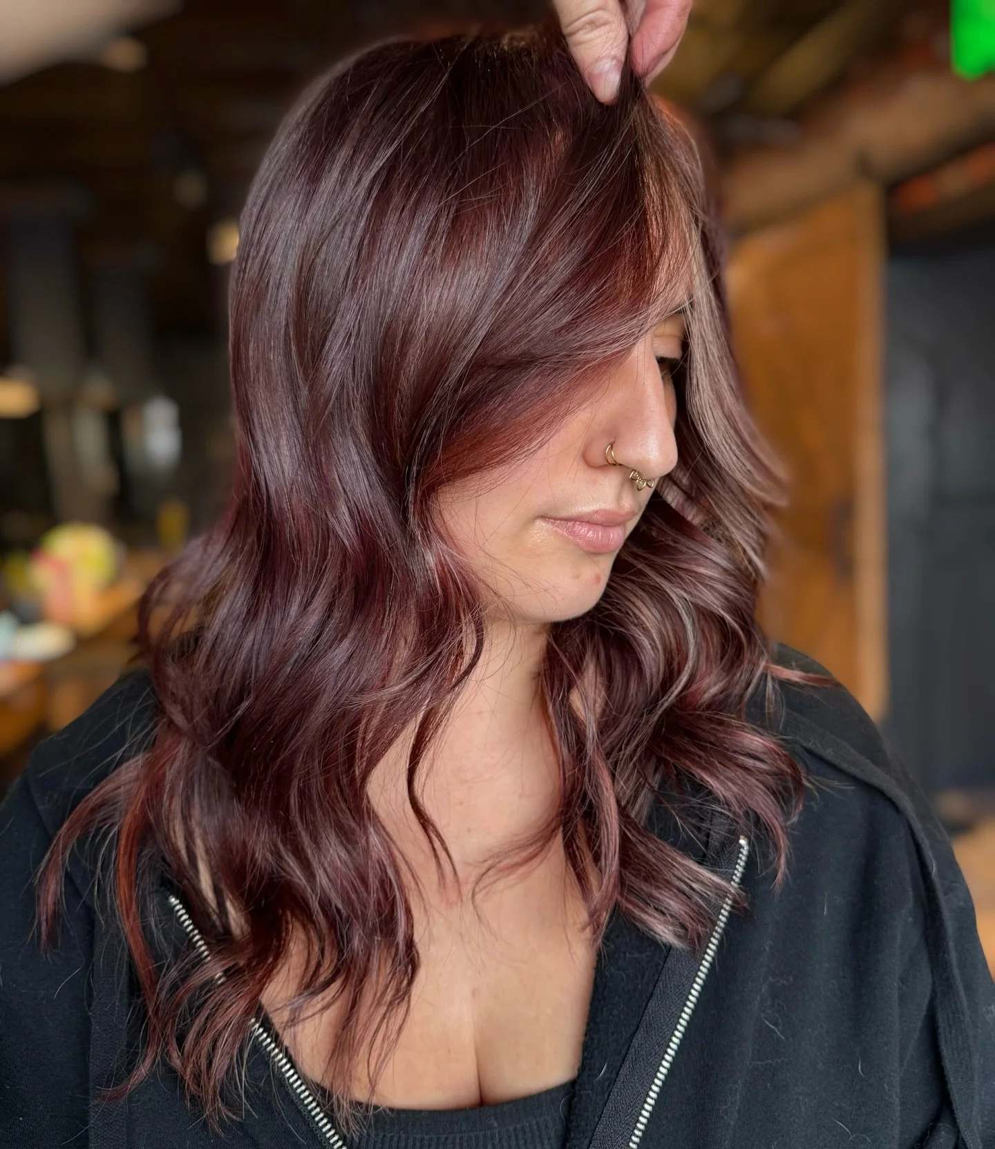 @pravana isn&rsquo;t a joke. She does what you need her to do 😍

Total transformation using pravana color (besides the few highlights) 

Lowlight and all over color - @pravana 
Lifted with @redken Blonde IQ
Styled with @sevenhaircare 

Swipe to see 